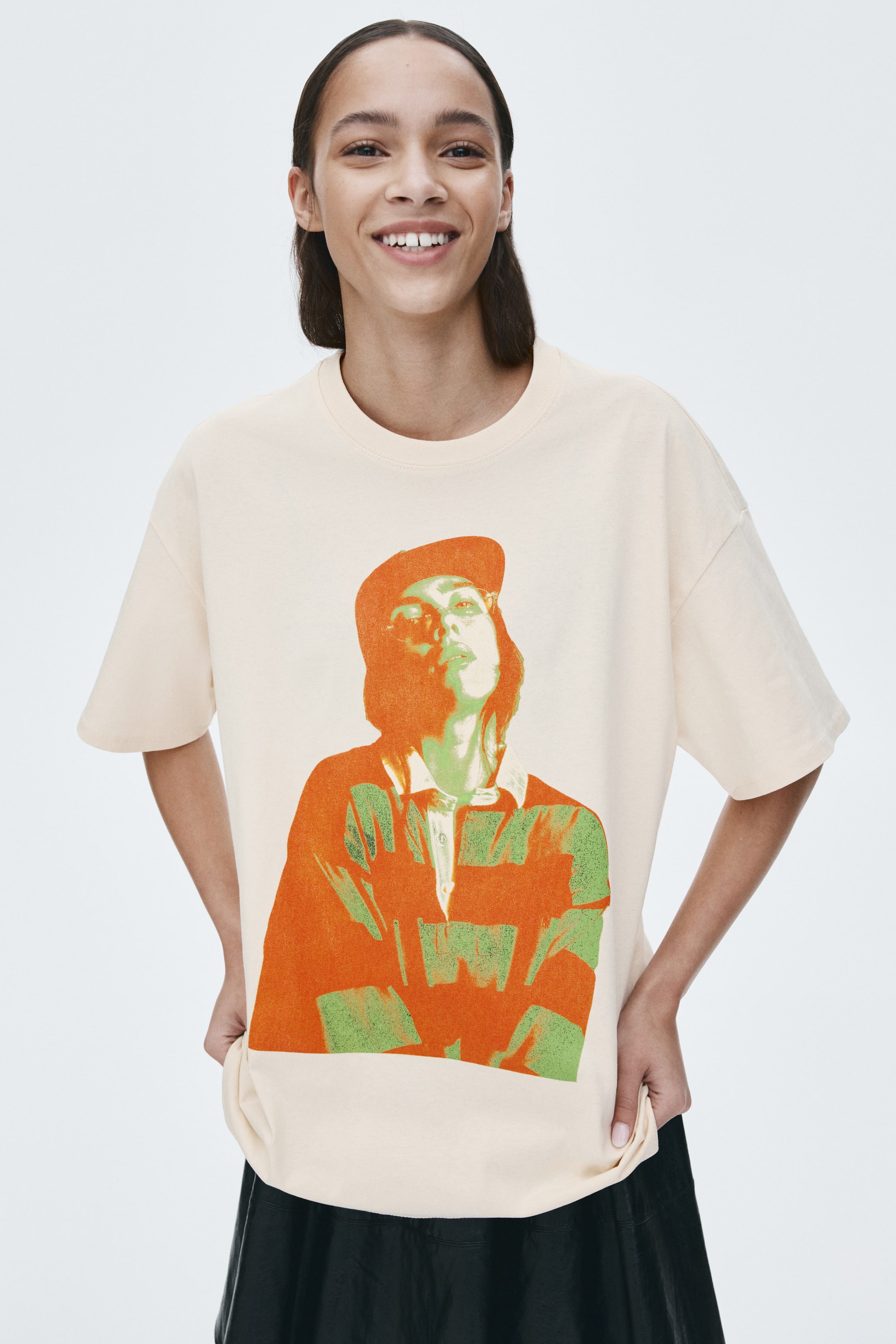 View larger image: Oversized Printed T-Shirt - Light beige/Billie Eilish - Ladies | H&M US 3