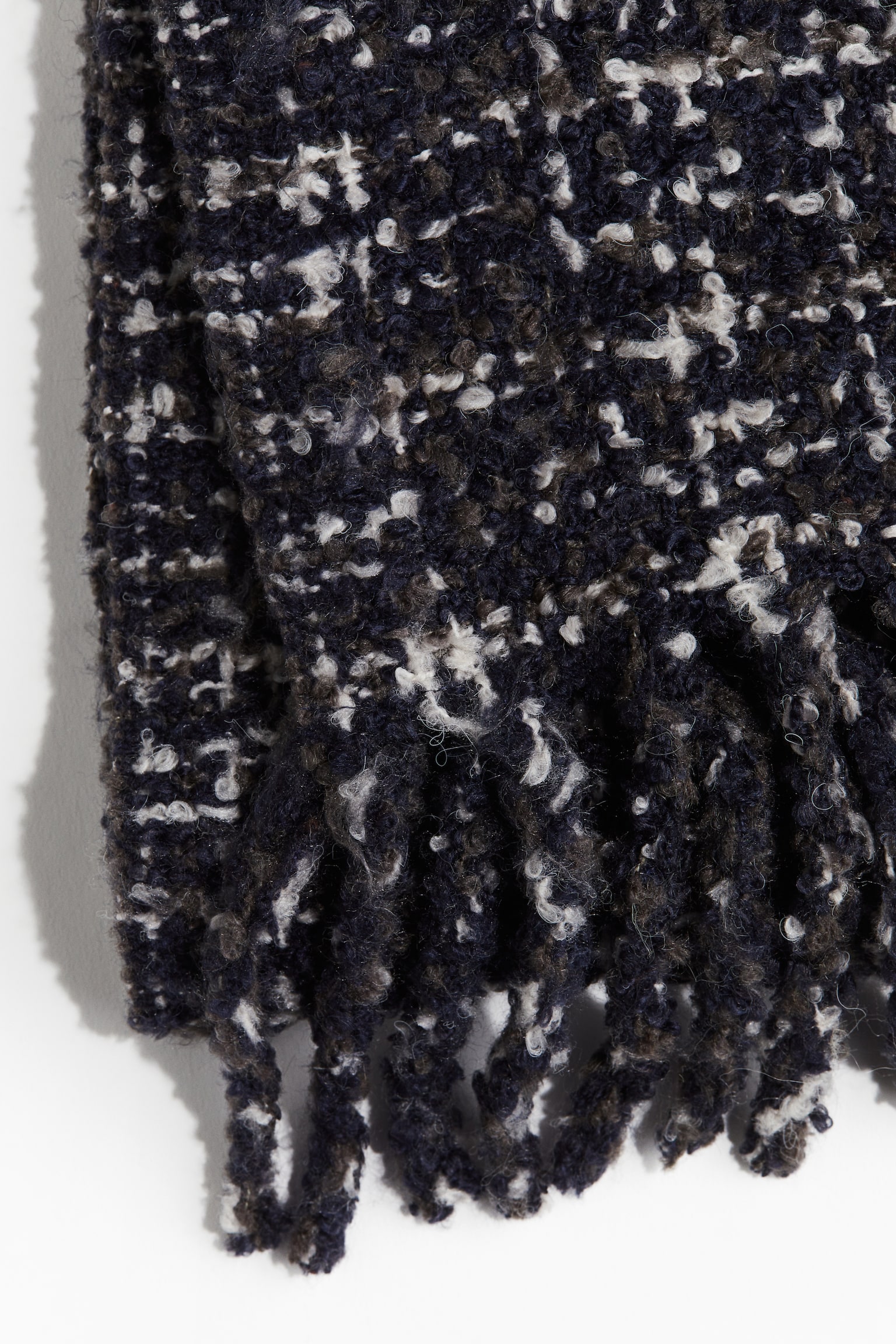 Bouclé-knit scarf - Dark grey/Patterned - 2