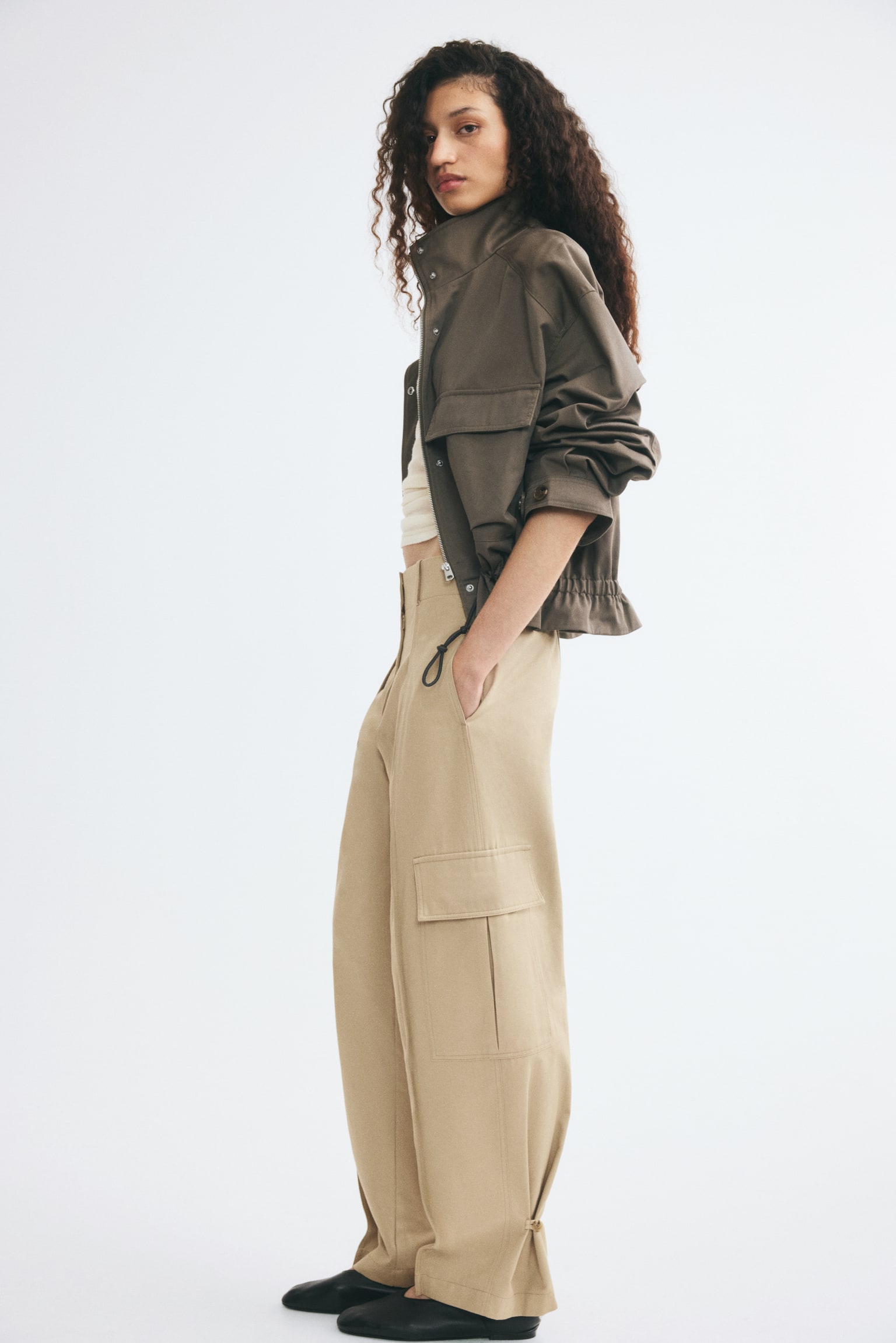 Женские брюки H&M Barrel-Leg Cargo, цвет: Бежевый — фото 4