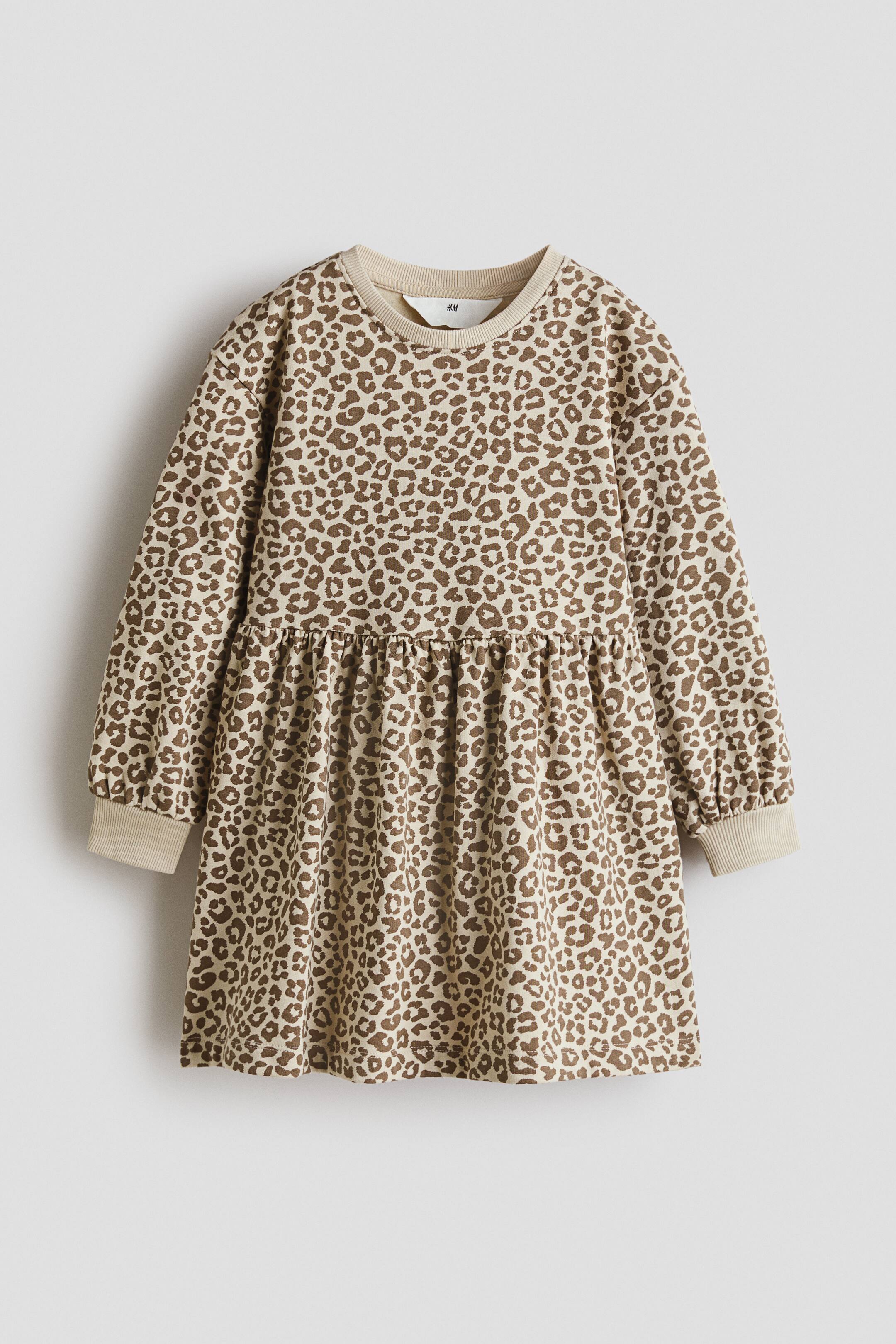 Näytä suurempi kuva: Oversize-collegemekko - Vaaleanbeige/Leopardipainatus - Kids | H&M FI 1