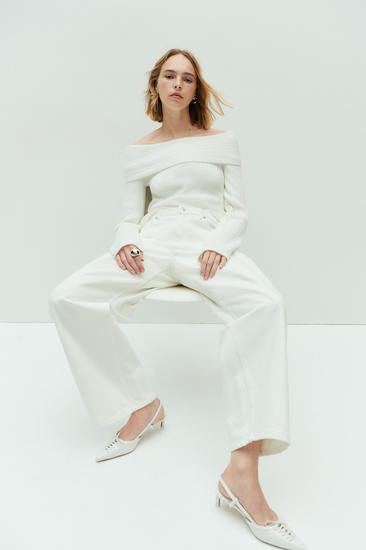 Off-the-shoulder jumper - Cream - Ladies | H&M GB