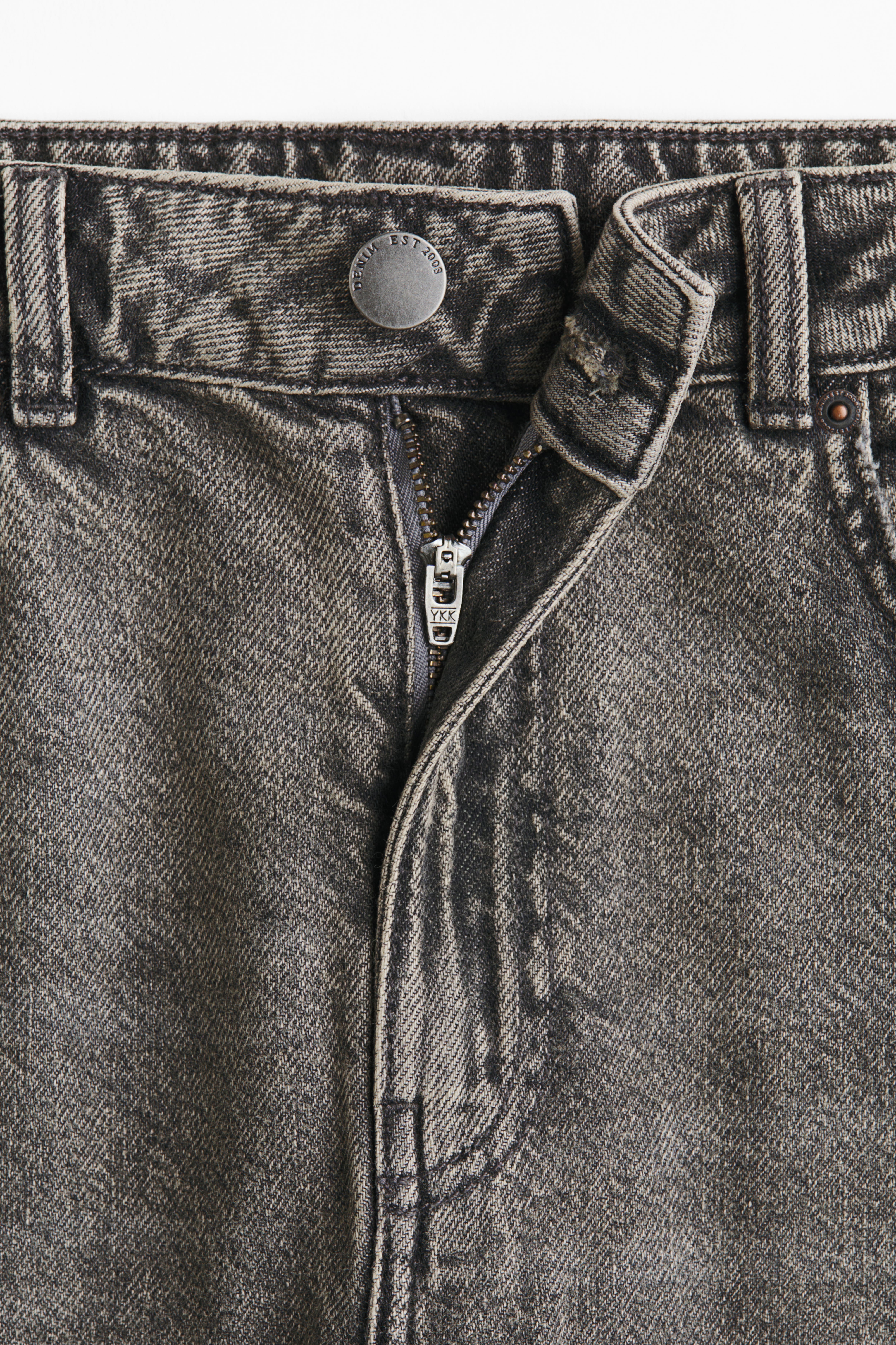 Barrel-Leg High-Waist Jeans