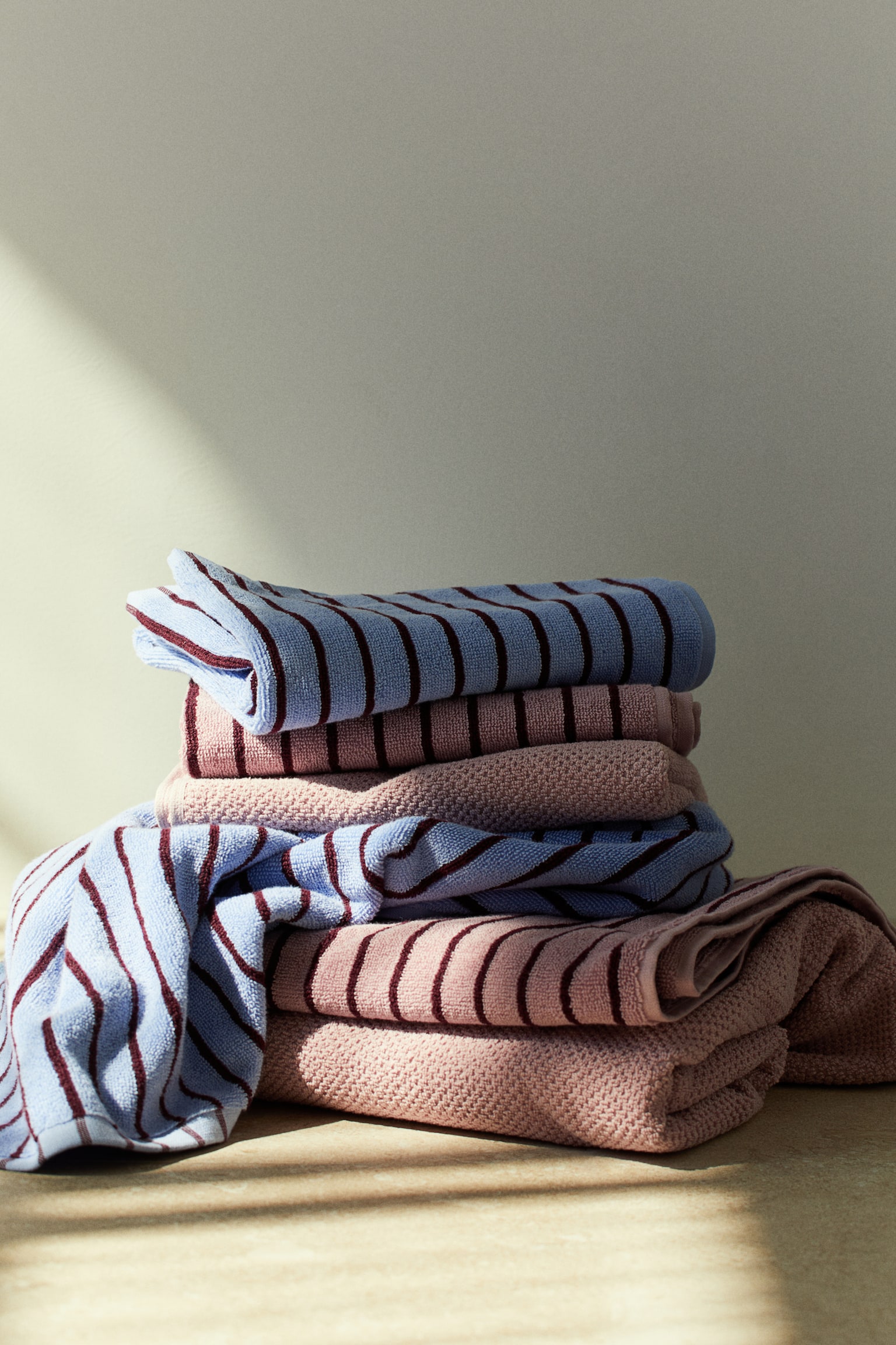 Striped hand towel - Light blue/Striped/Light pink/Striped/Light beige/White/Sage green/Striped/White/Black striped - 2