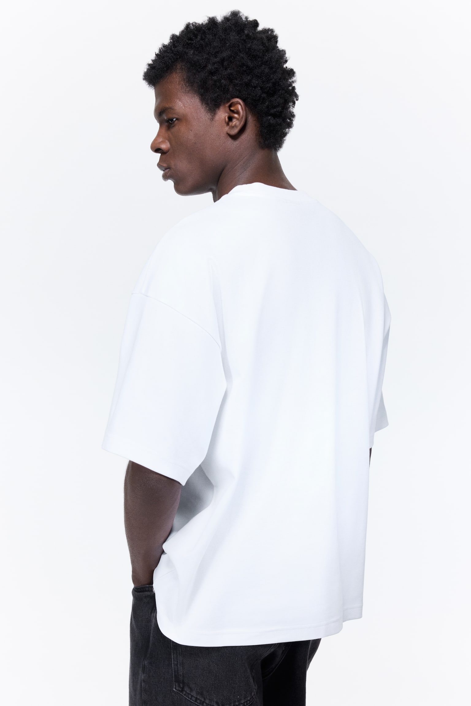 טישירט Oversized Fit - לבן/בז' כהה/אפור/שחור - 5