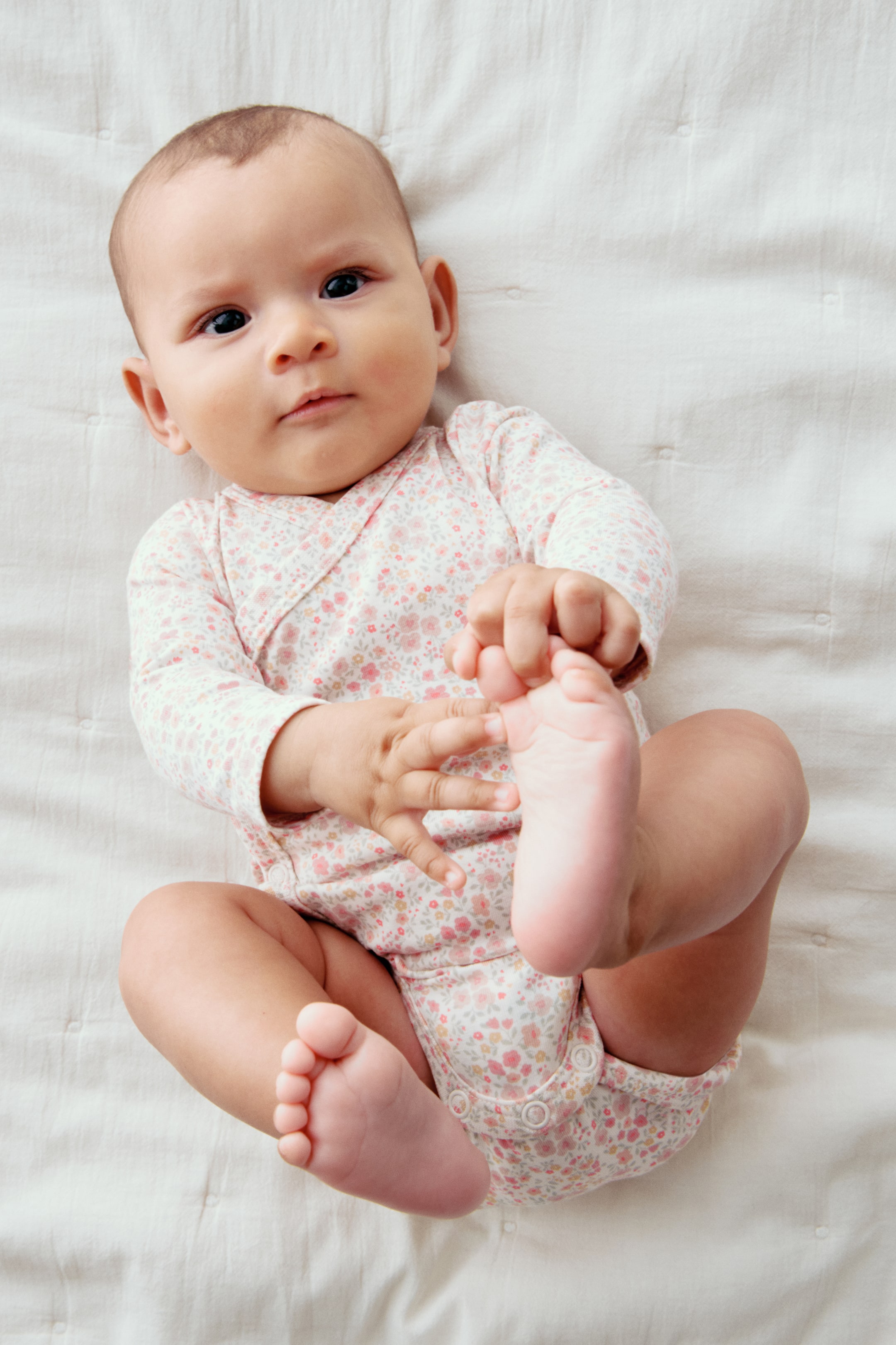 Grösseres Bild ansehen: 3er-Pack Wickelbodys - Hellrosa/Geblümt - KINDER | H&M CH 1