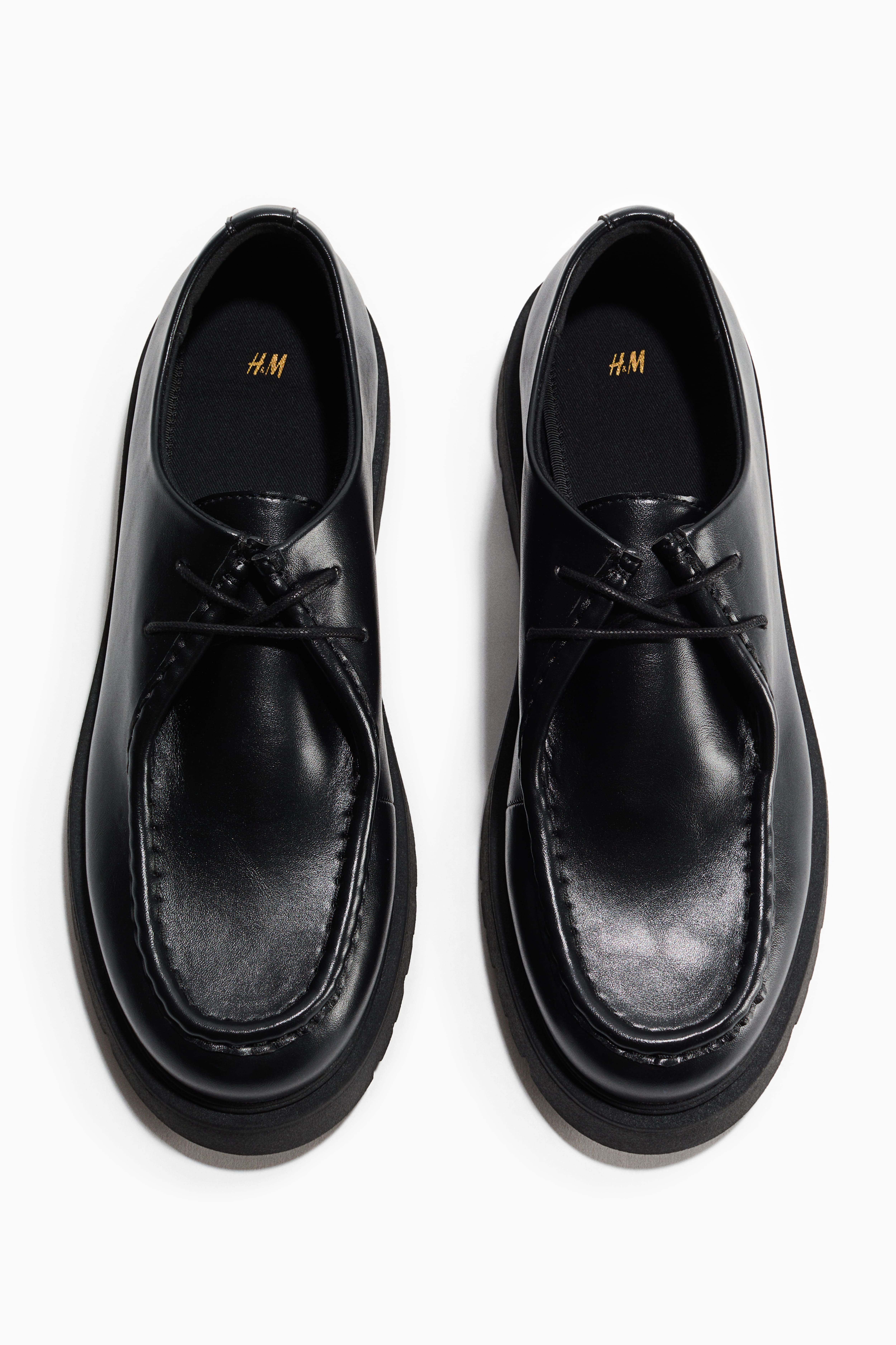 Chaussures à lacets