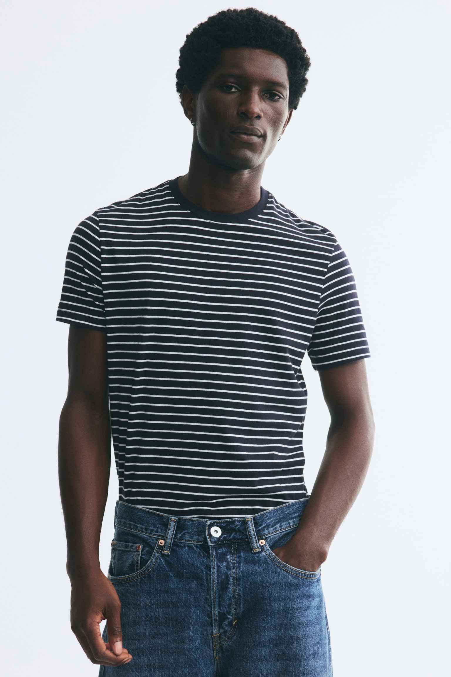 T-Shirt in Slim Fit - Marineblau/Gestreift/Weiß/Schwarz/Weinrot/Marineblau - 1