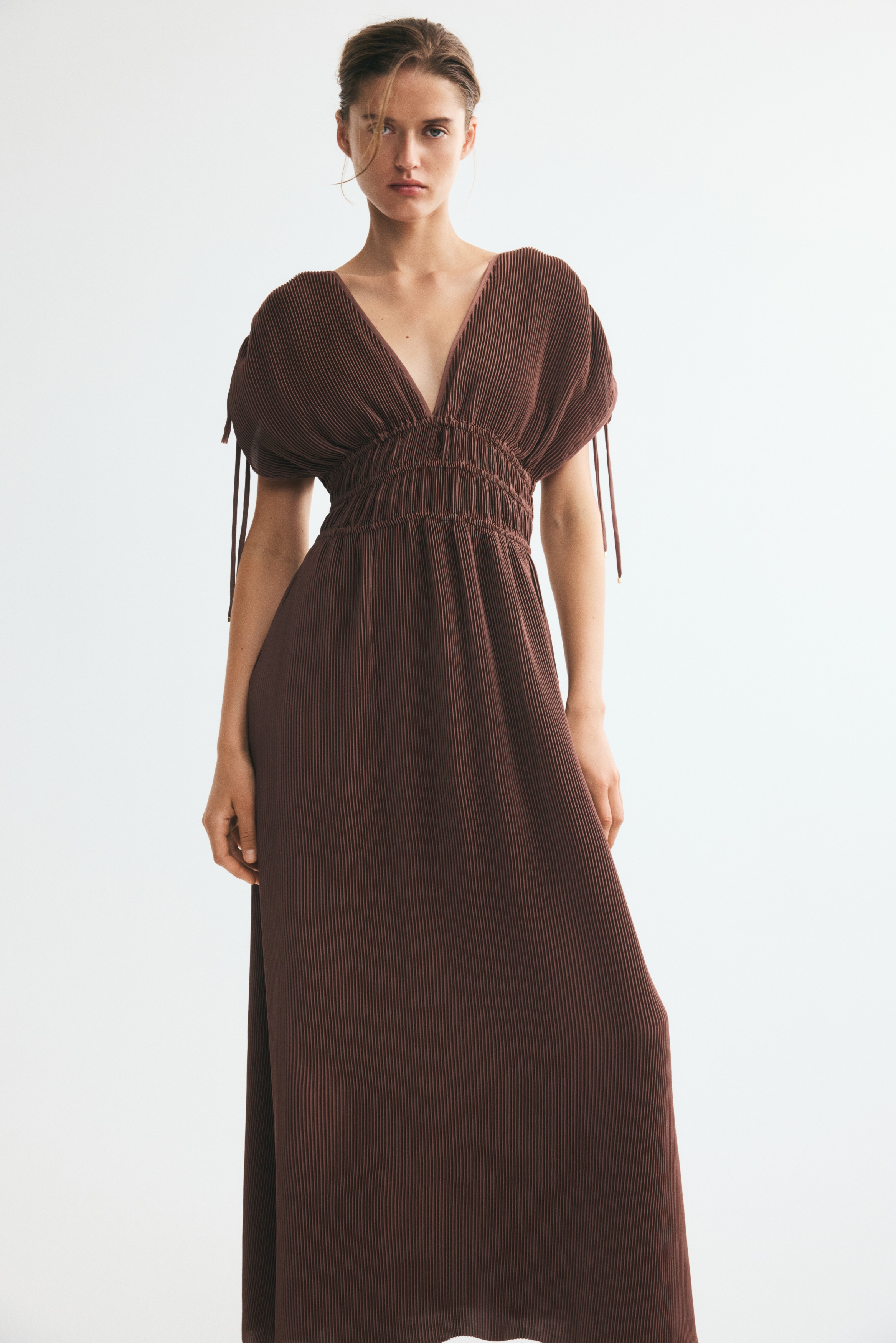 Gecrinkeltes Kleid mit Kordelzug - Dunkelbraun/Dunkelrot