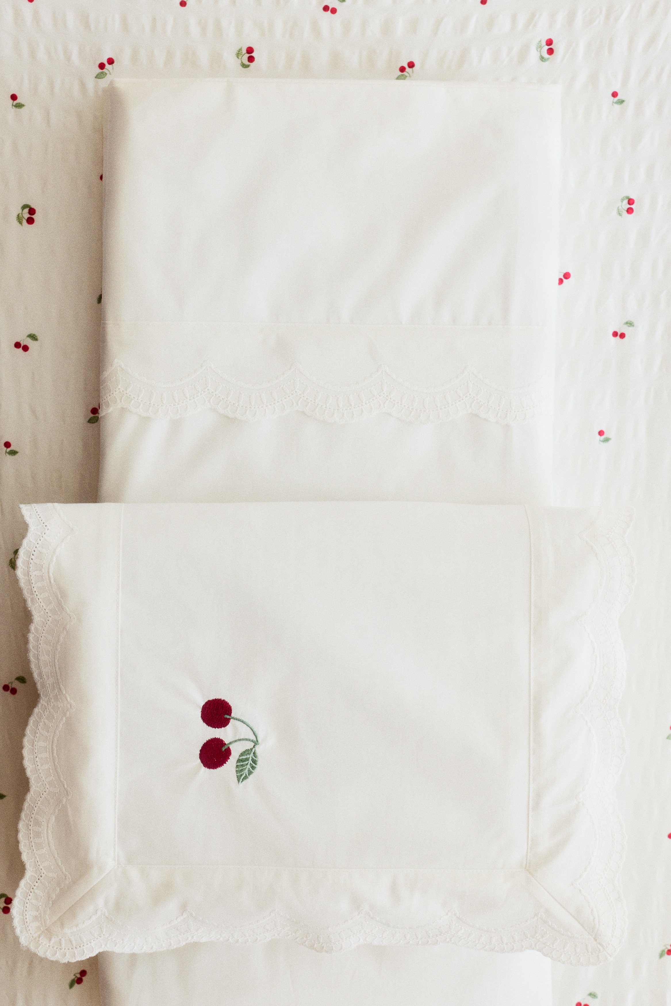 Embroidery-detail cot duvet cover set - White/Cherries/Light pink/Cherries