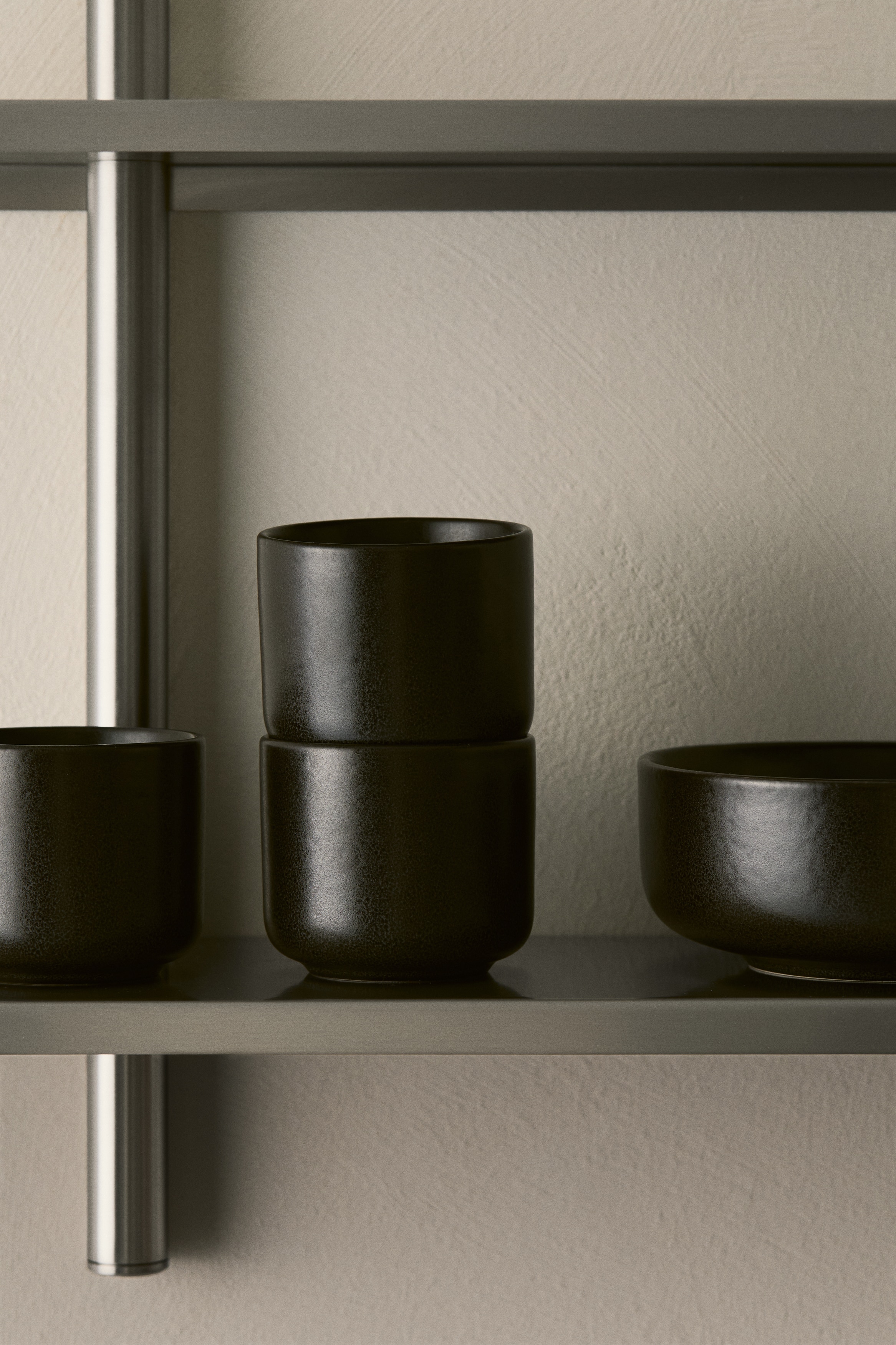 2-Pack Reactive-Glaze Mugs - Black/Light beige