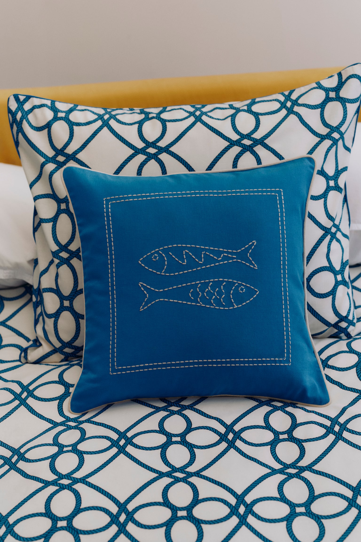 Embroidery-motif cushion cover - 5