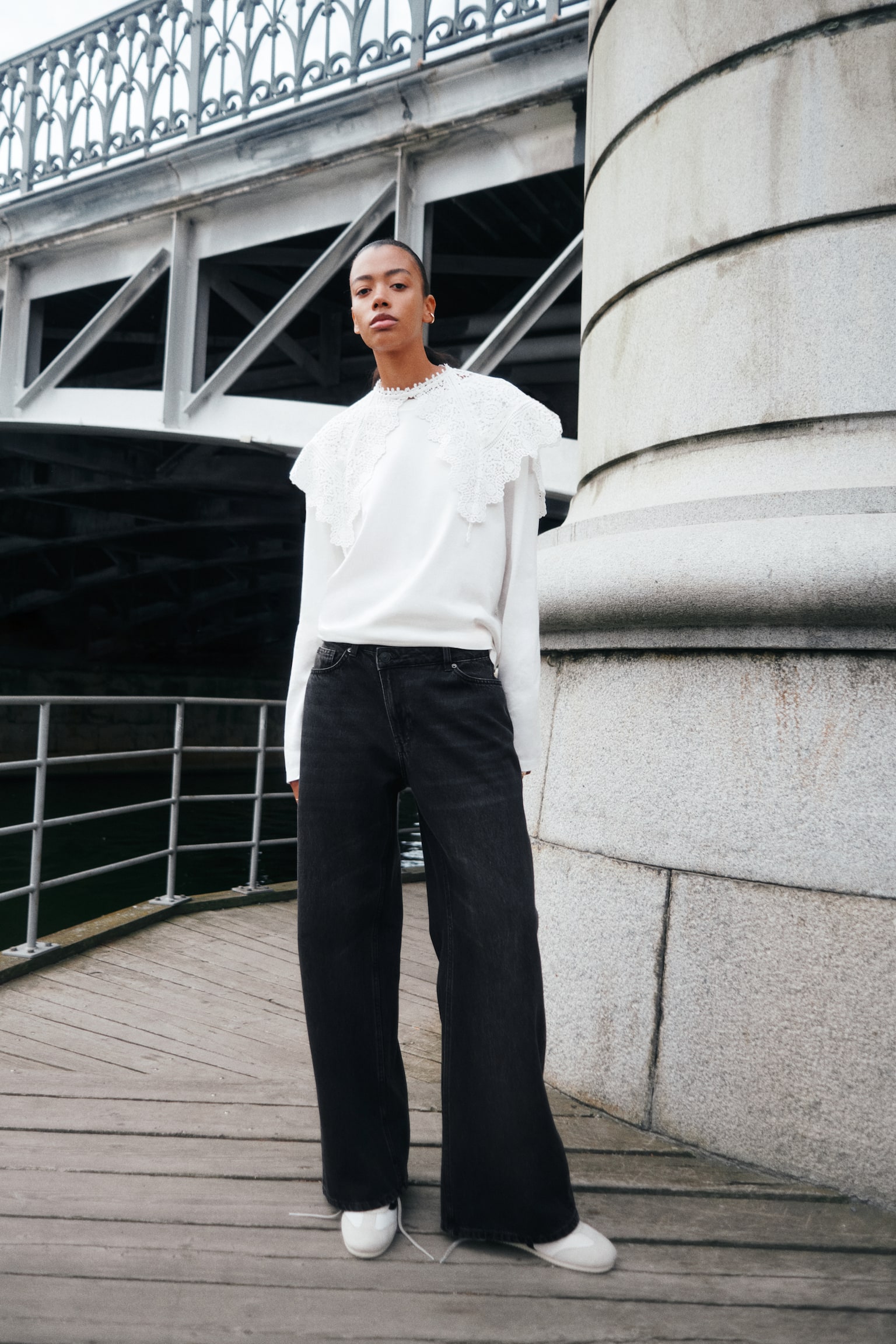 Женские джинсы H&M Wide-Leg Regular-Waist, цвет: Джинсовый чёрный — фото 3