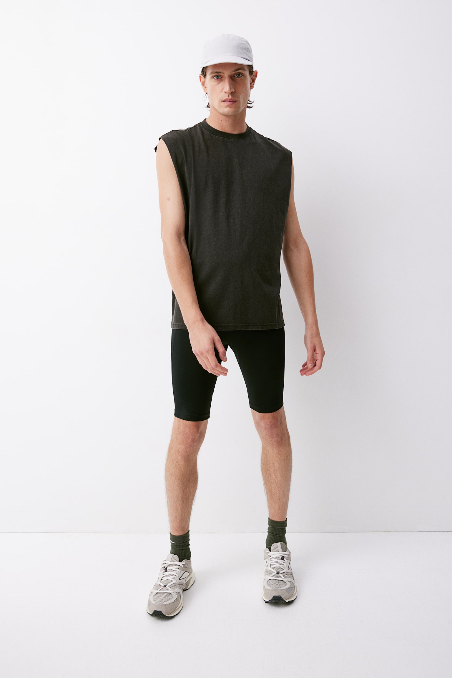 Loose Fit Sports Tank Top - Black/Brown - 6