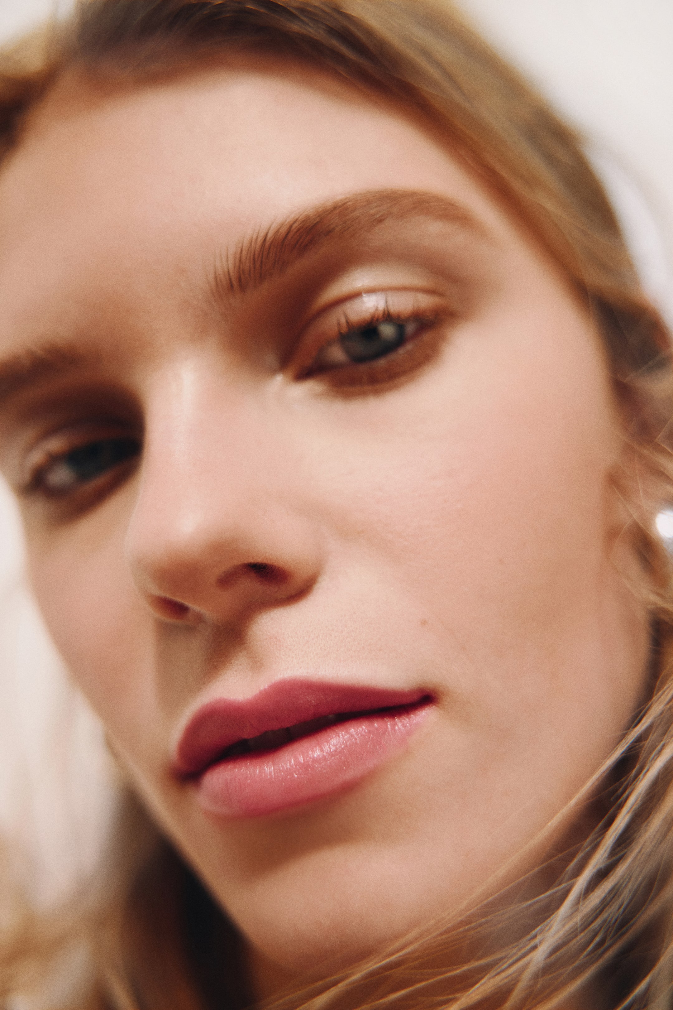 Visa större bild: Sheer Brilliance läppstift - Sassy Pink - Beauty all | H&M FI 2