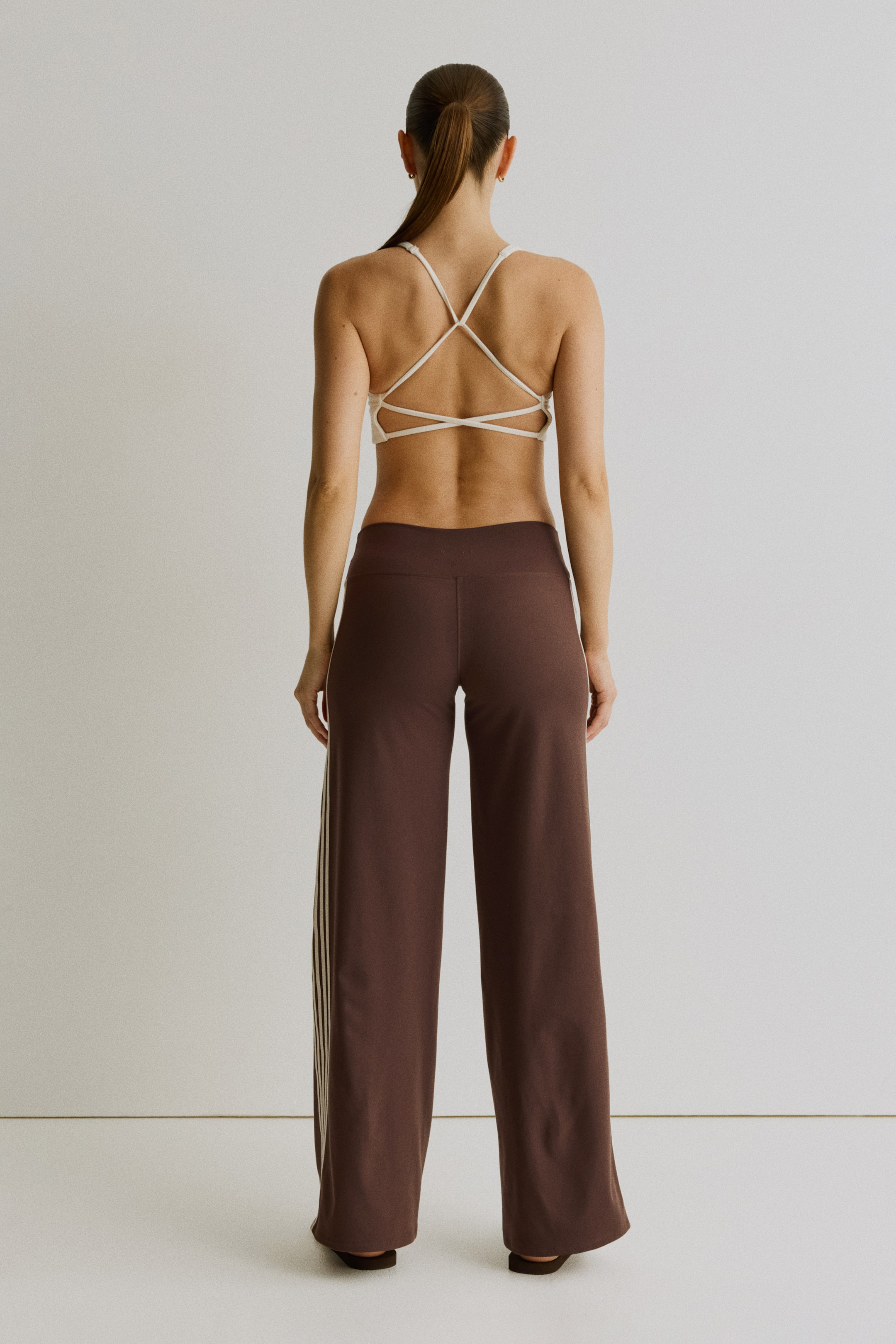 Wide-Leg Sports Leggings with SoftMove™