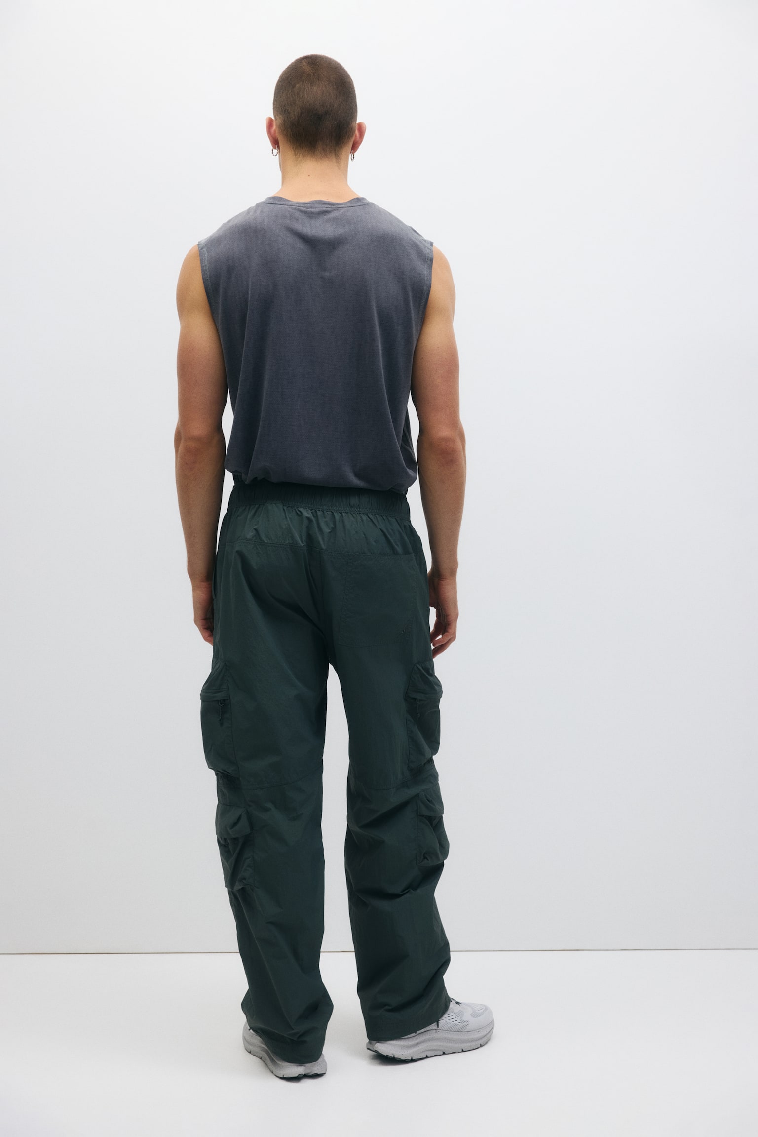 Loose Fit Water-repellent cargo trousers - Green/Black - 7
