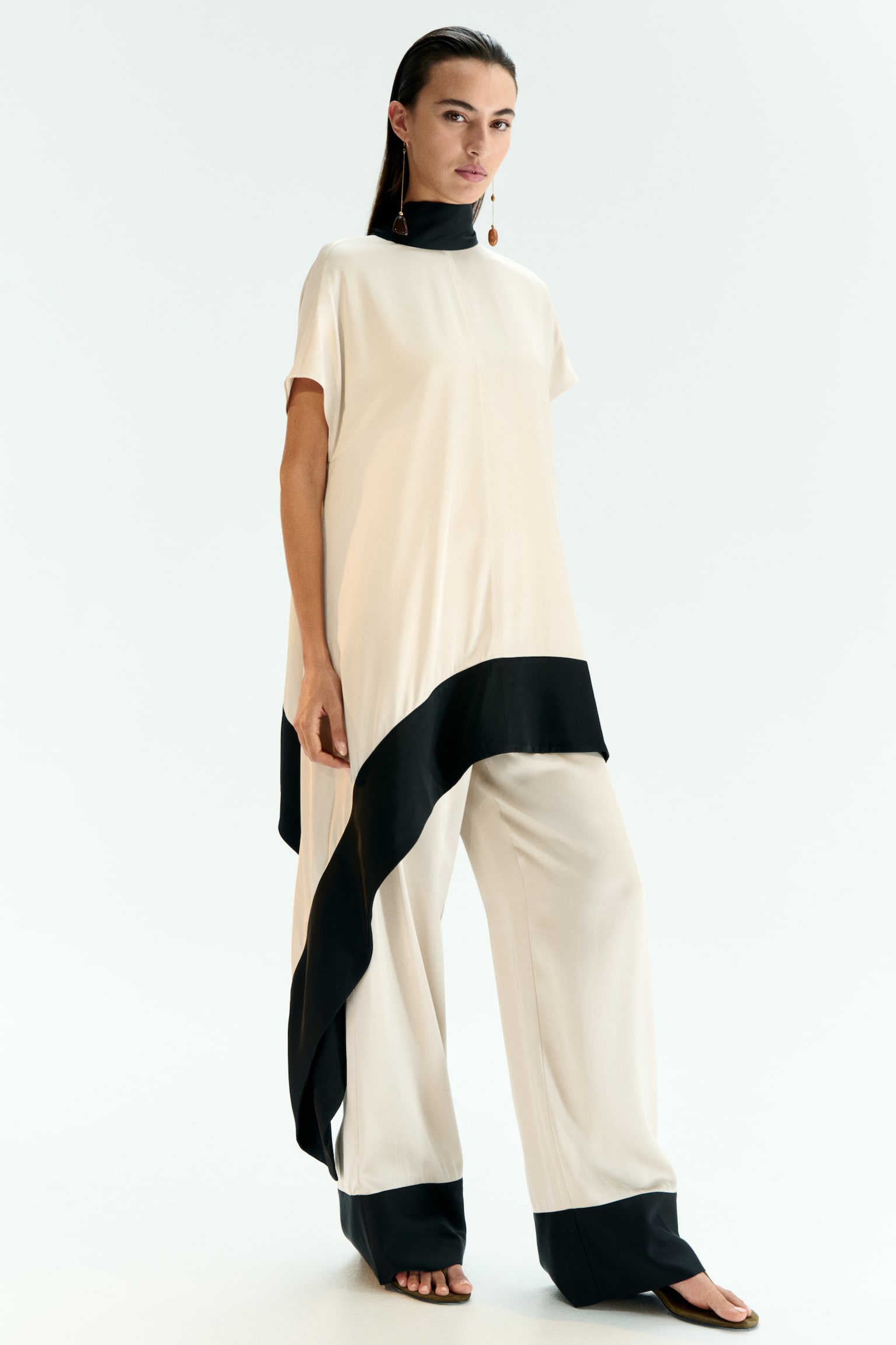 Asymmetric top - Cream/Black - 5