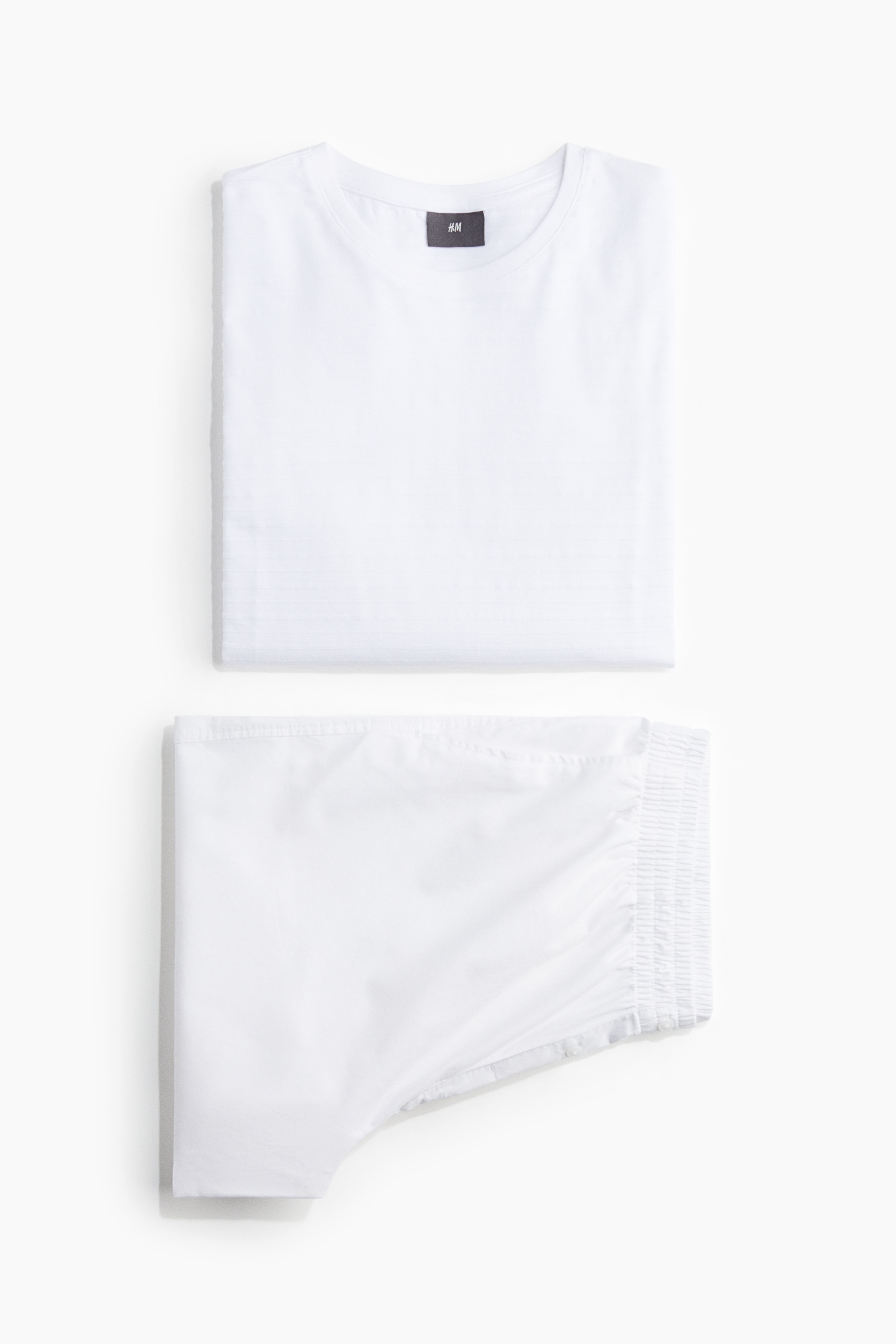 Camiseta y pantalón corto de pijama - Blanco