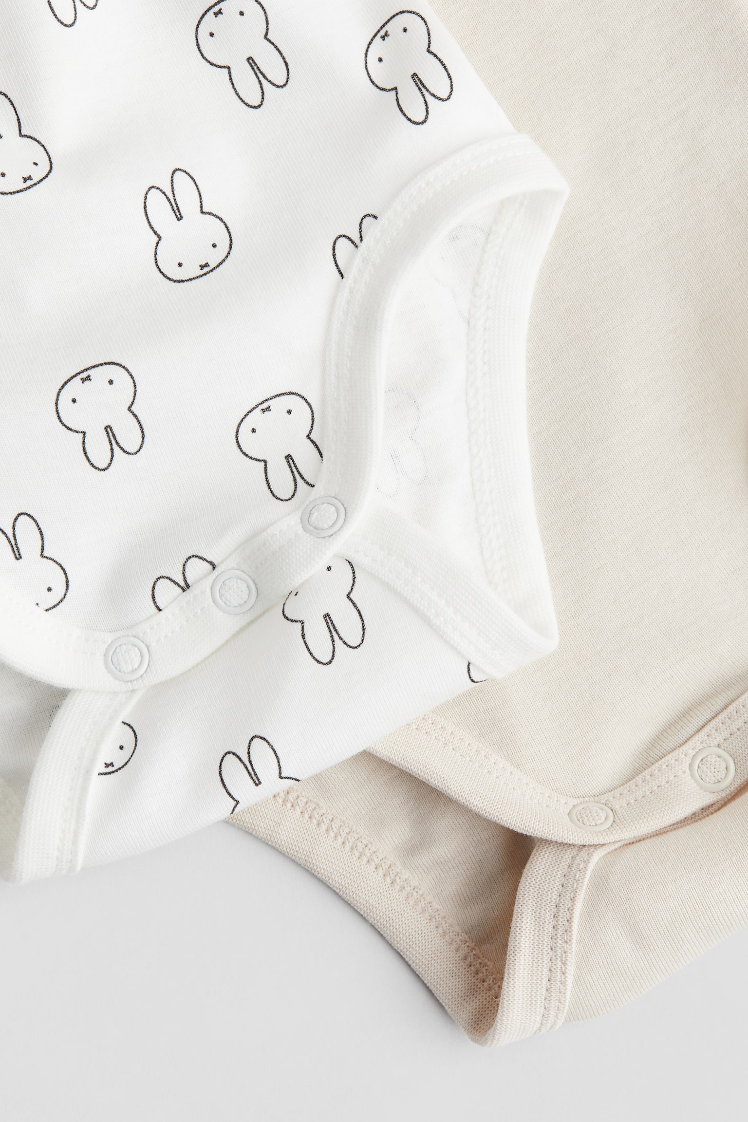 2-pack long-sleeved bodysuits - Light beige/Miffy/Light dusty pink/Minnie Mouse/Light dusty green/Mickey Mouse/White/Miffy/Light blue/Mickey Mouse/White/Snoopy - 2