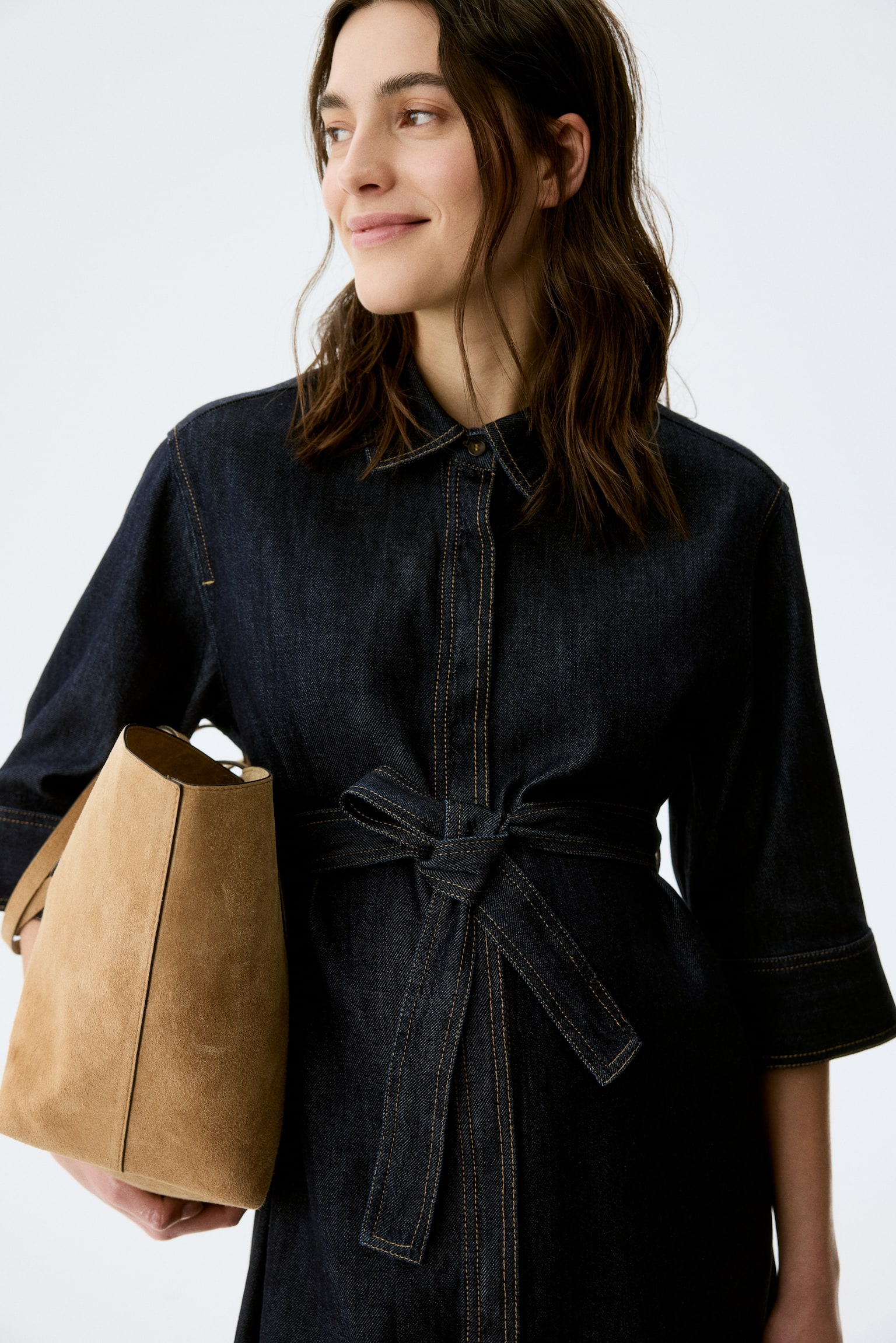 Женское платье H&M Mama Denim Shirt Dress, цвет: Тёмный джинсовый синий — фото 3