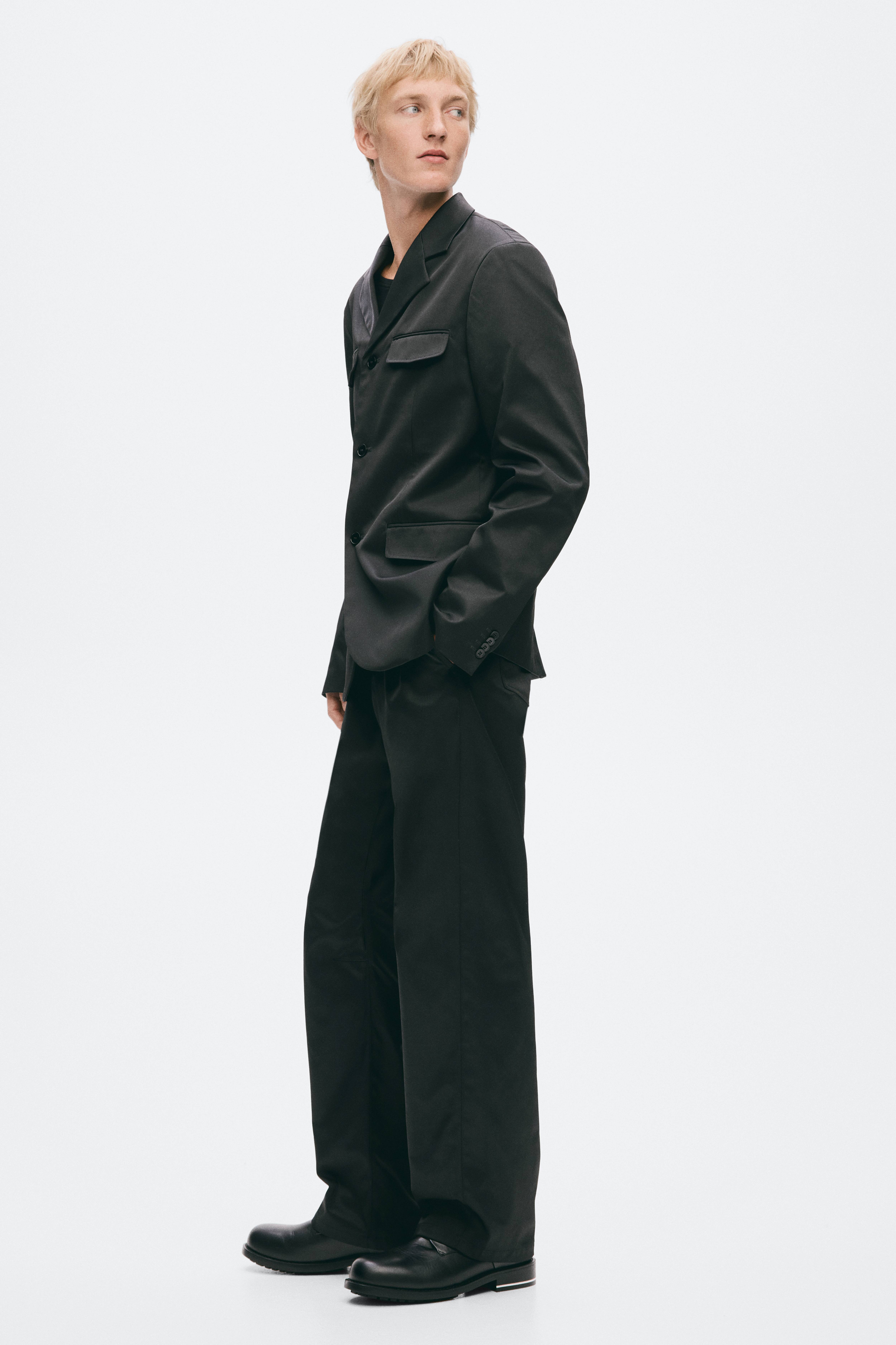 Pantalon sur mesure près du corps en sergé