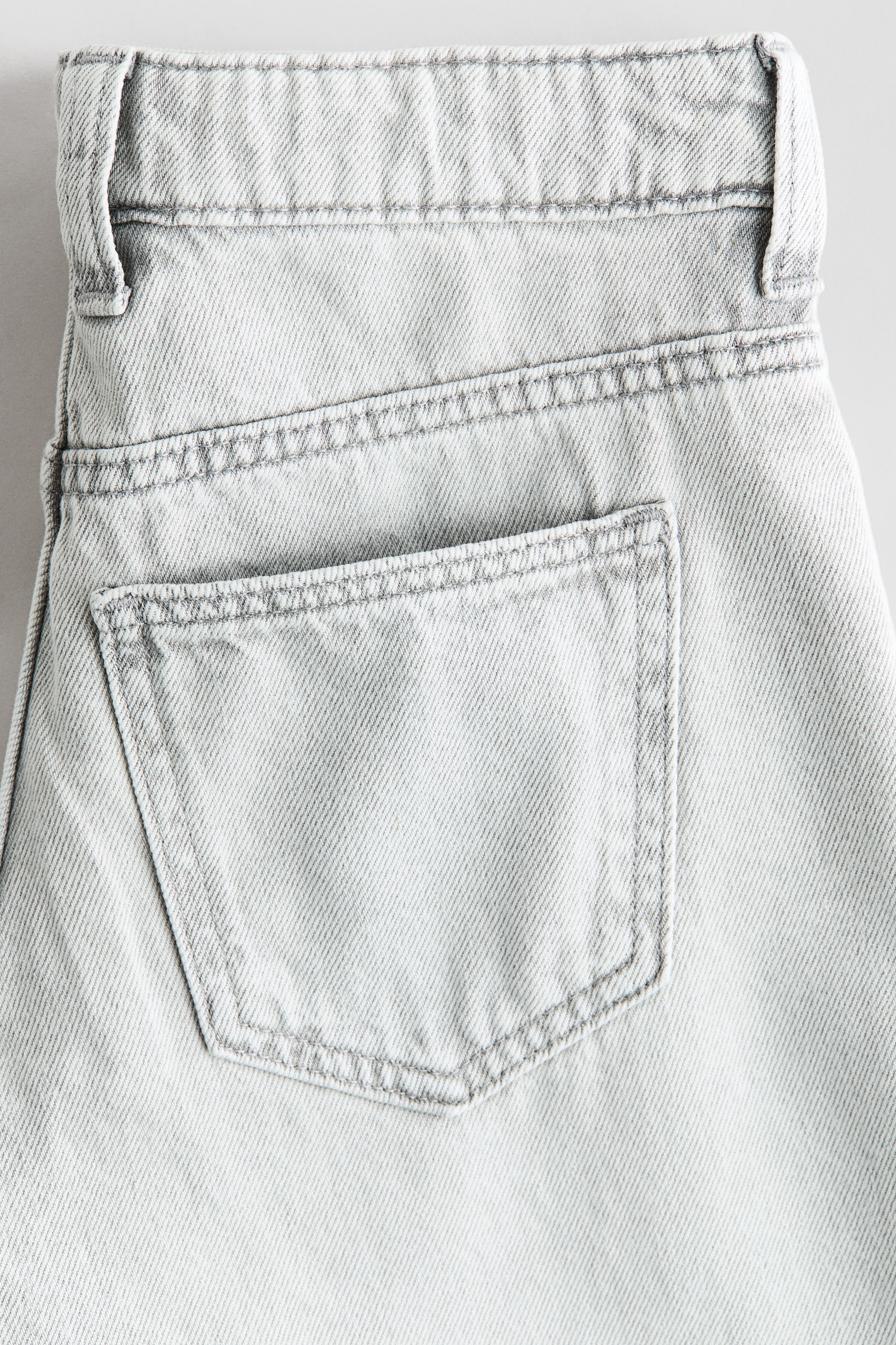 Baggy Fit Barrel-Leg Jeans