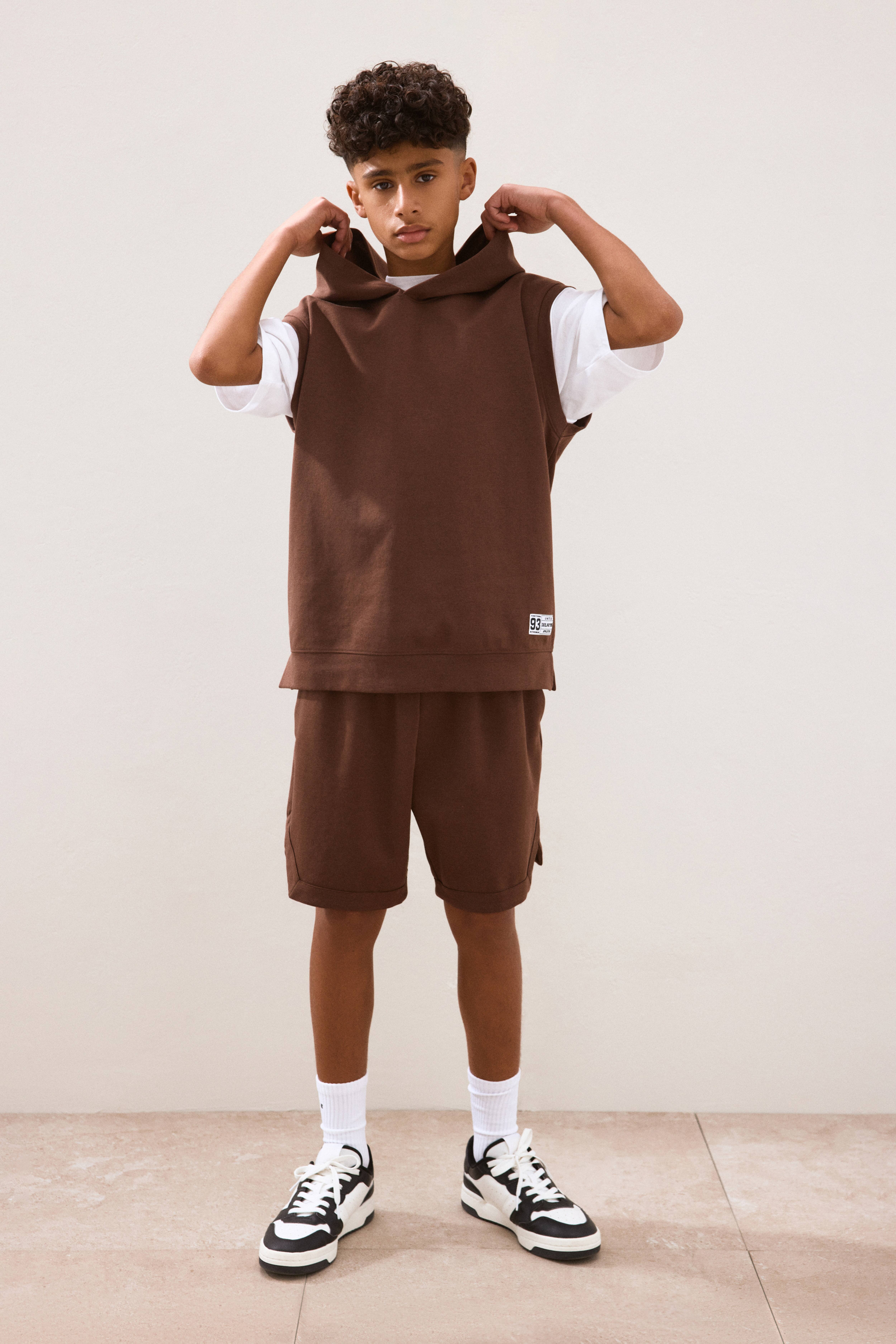 Sleeveless Sports Hoodie and Shorts with DryMove™