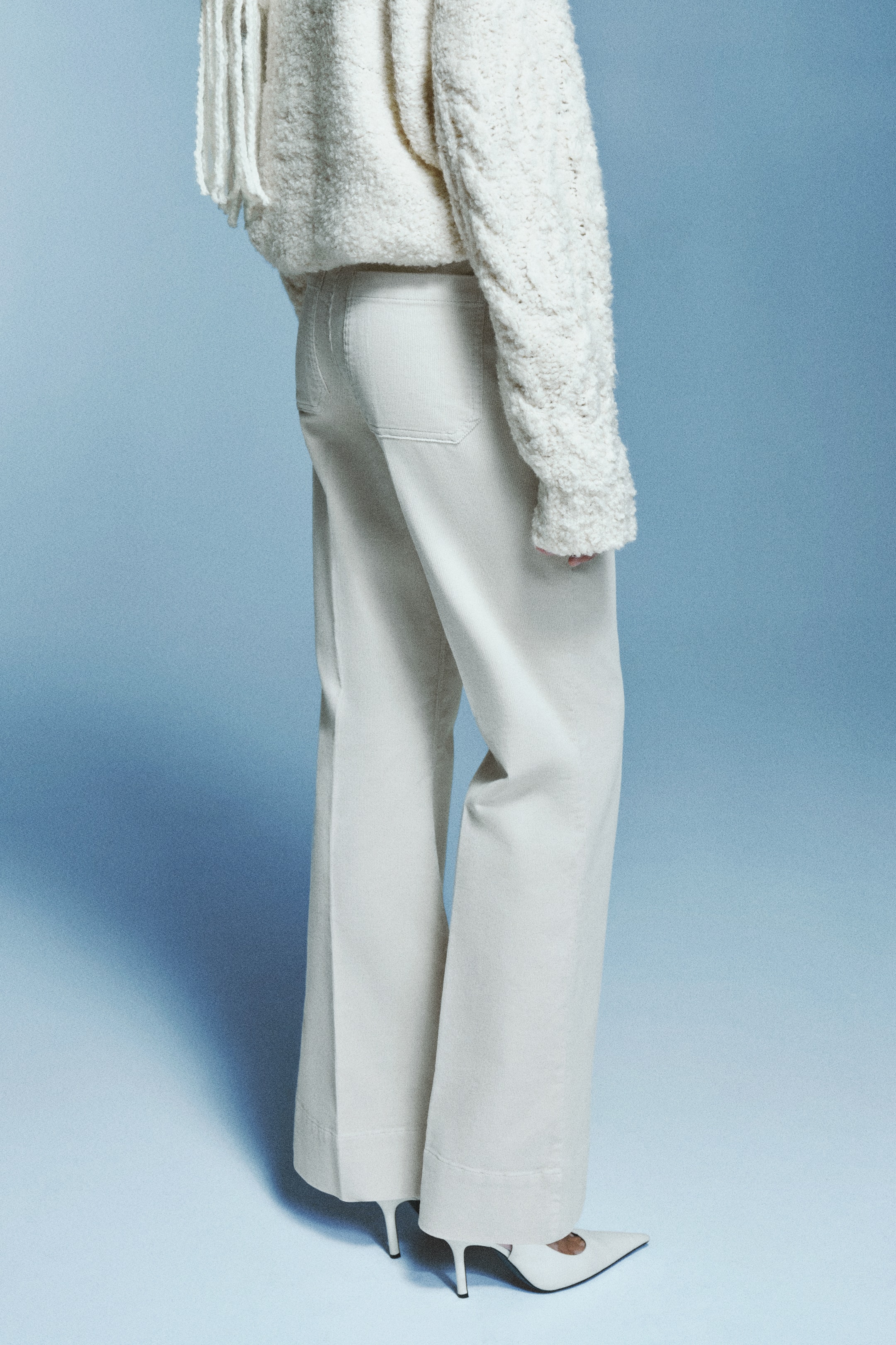 Büyük resmi görüntüle: İspanyol Paça Fitilli Kadife Pantolon - Açık bej - KADIN | H&M TR 3