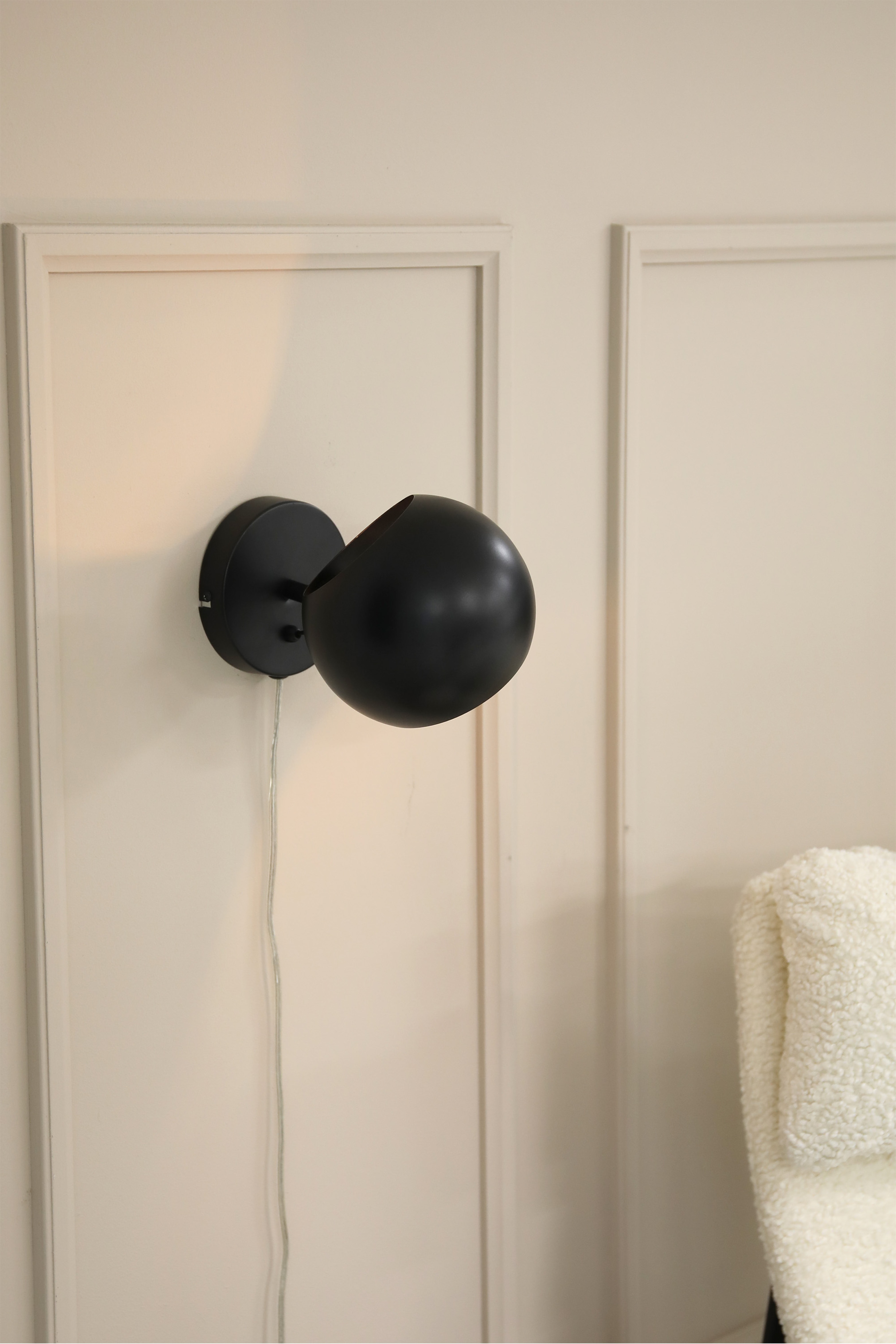 Edgar Wall Lamp - Black