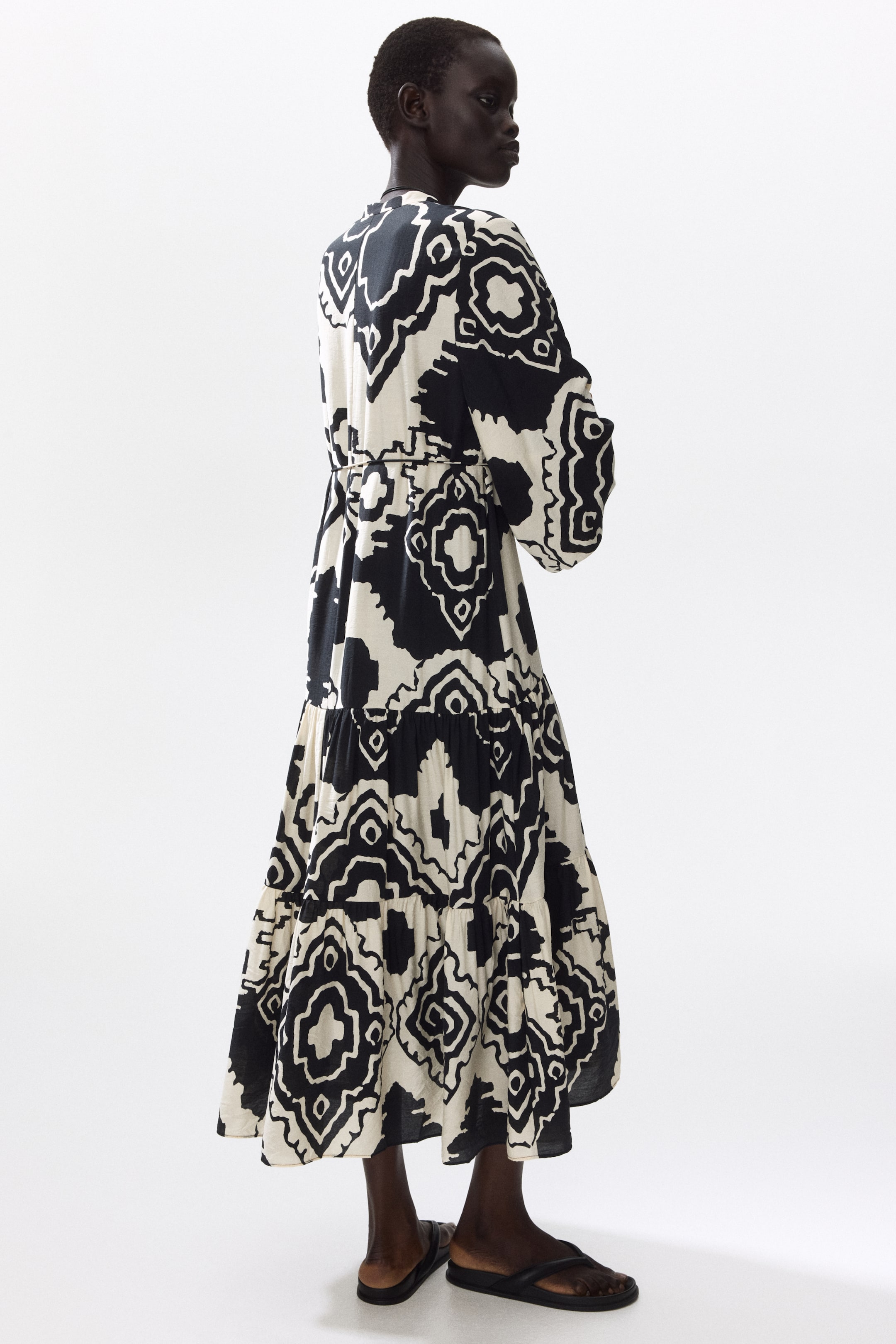Женские платья H&M Printed Tiered Dress — фото 4