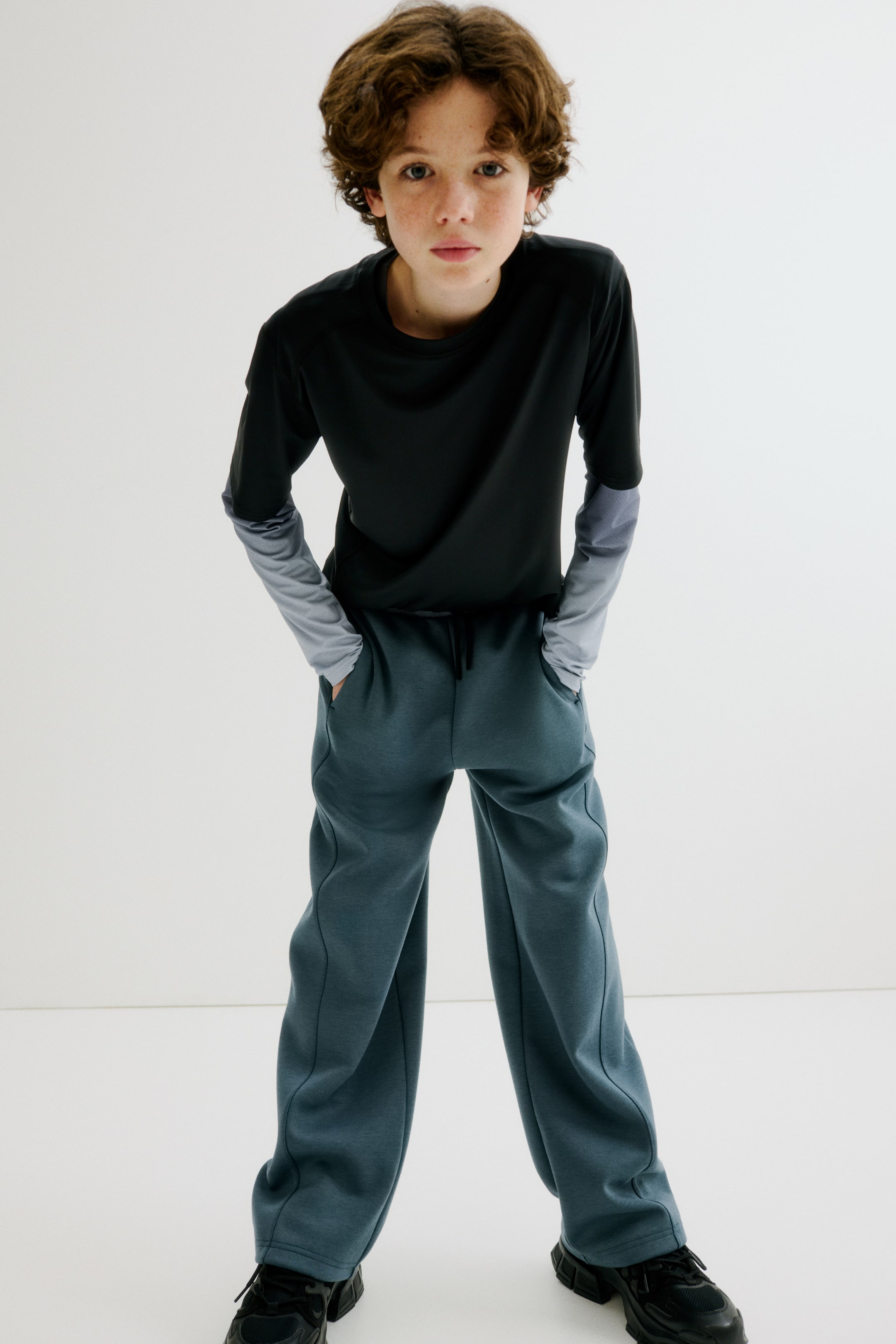 Ampliar la imagen: Relaxed Fit Sports joggers with DryMove™ - Azul cerceta - Kids | H&M MX 2