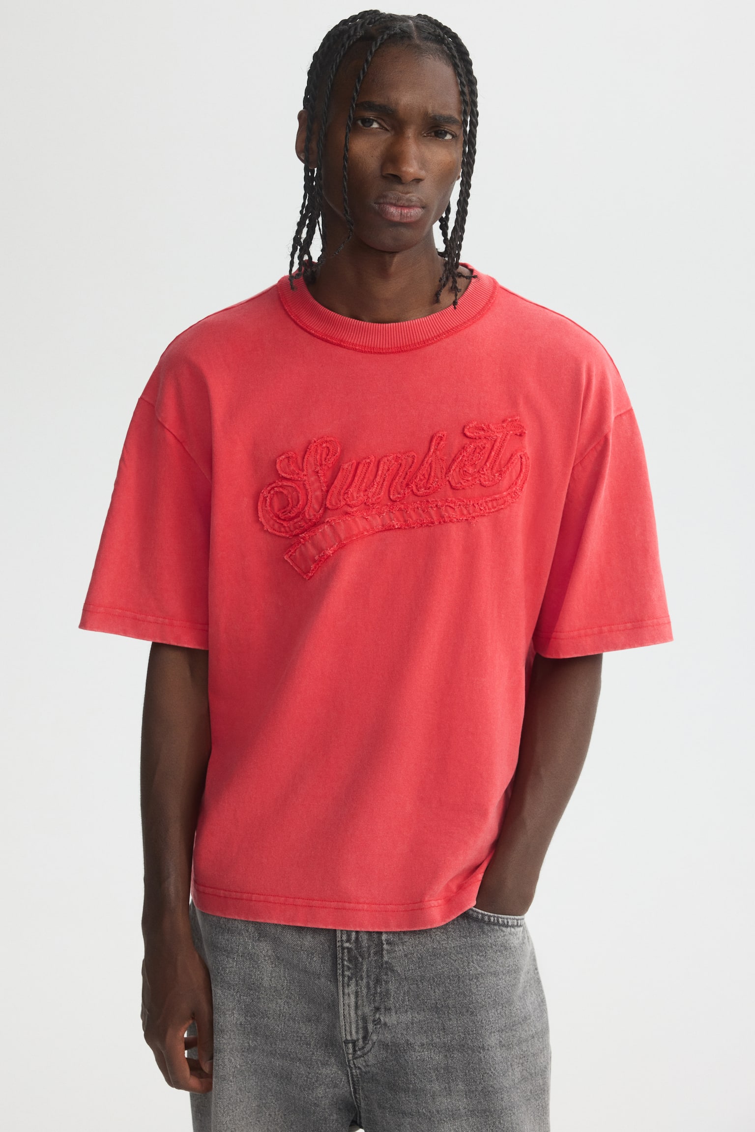 Playera Loose Fit con diseño - Rojo/Sunset/Negro/Workwear/Gris oscuro/Rodeo Sunset/Gris claro/Not for Ceremony/Blanco/Golden - 1