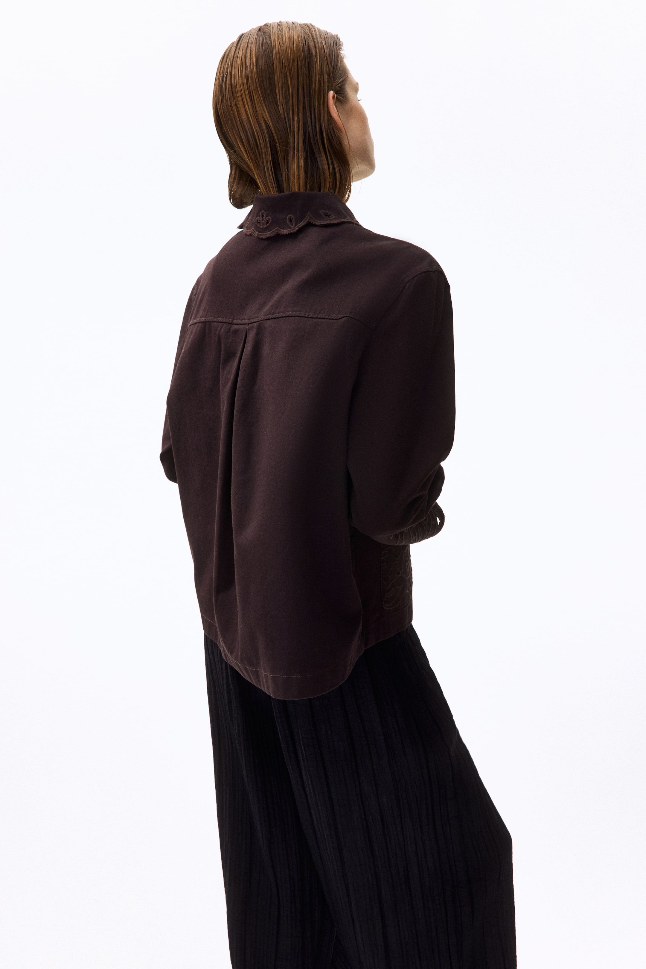 Veste en sergé avec broderie anglaise