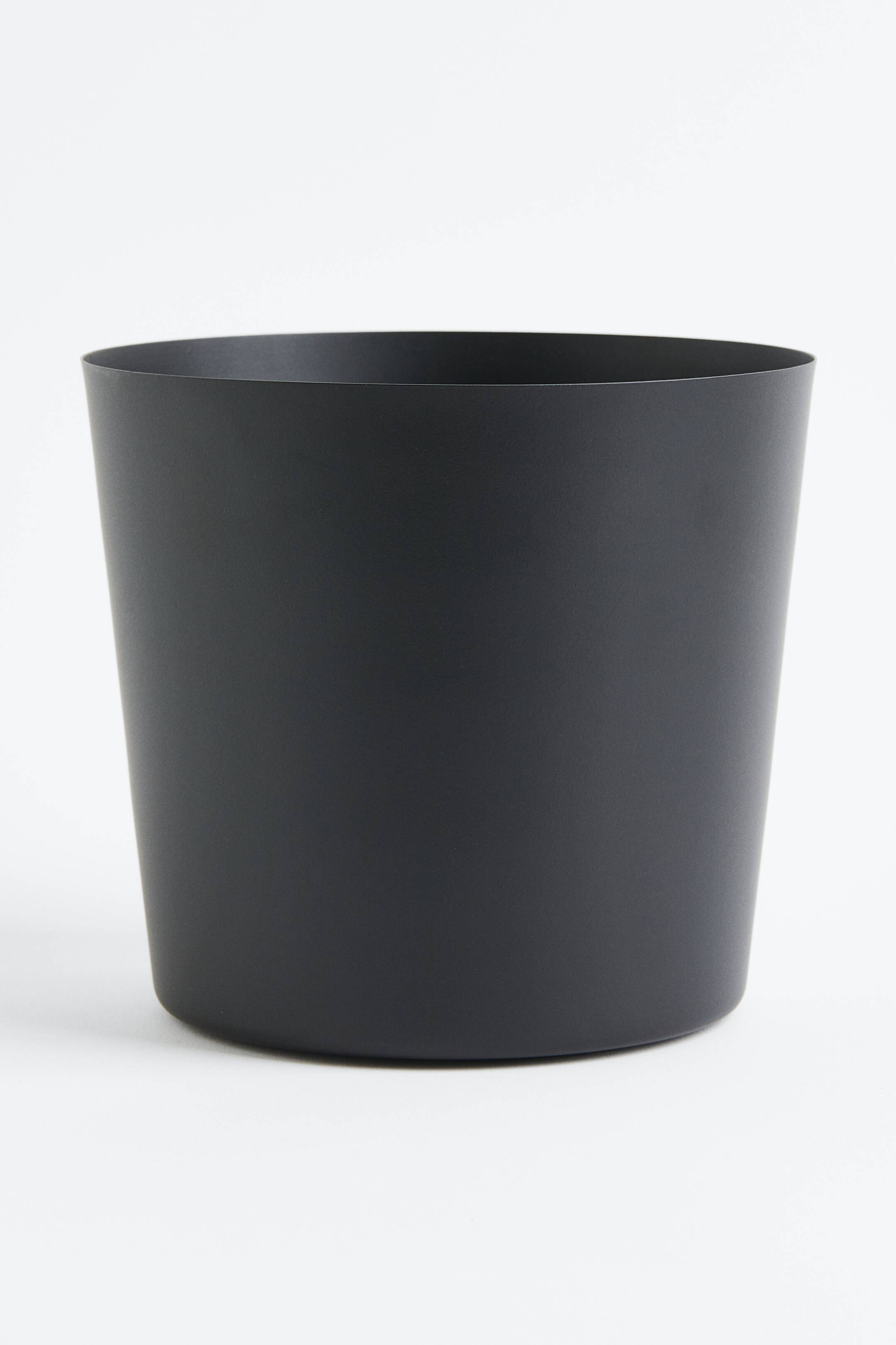 large-metal-plant-pot-black-home-all-h-m-gb