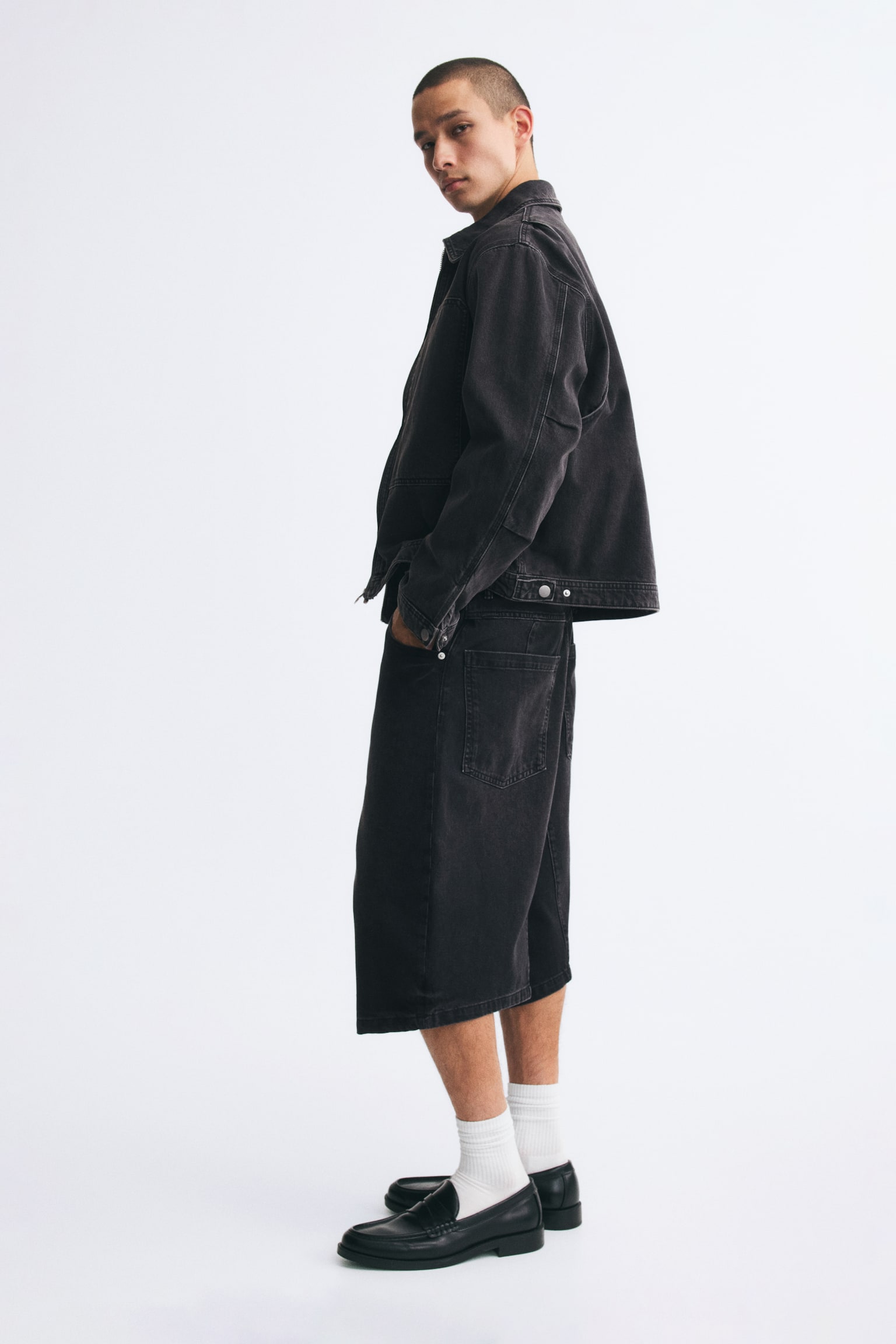 Мужские шорты H&M Baggy Barrel-Leg Denim Shorts, цвет: Джинсовый чёрный — фото 6