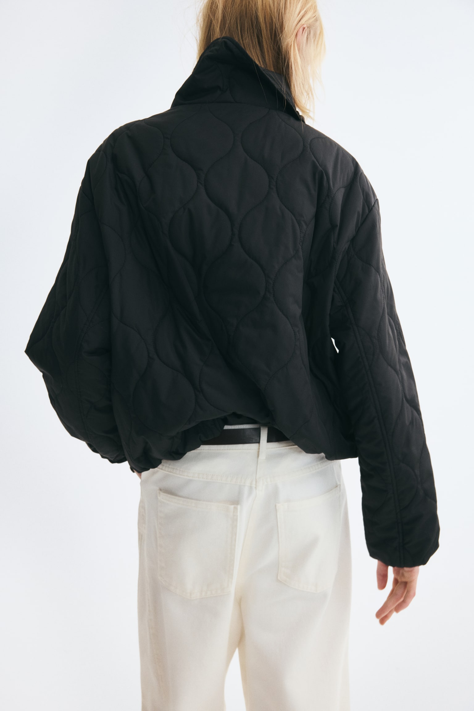 Женская куртка H&M Oversized Quilted, цвет: Чёрный — фото 5