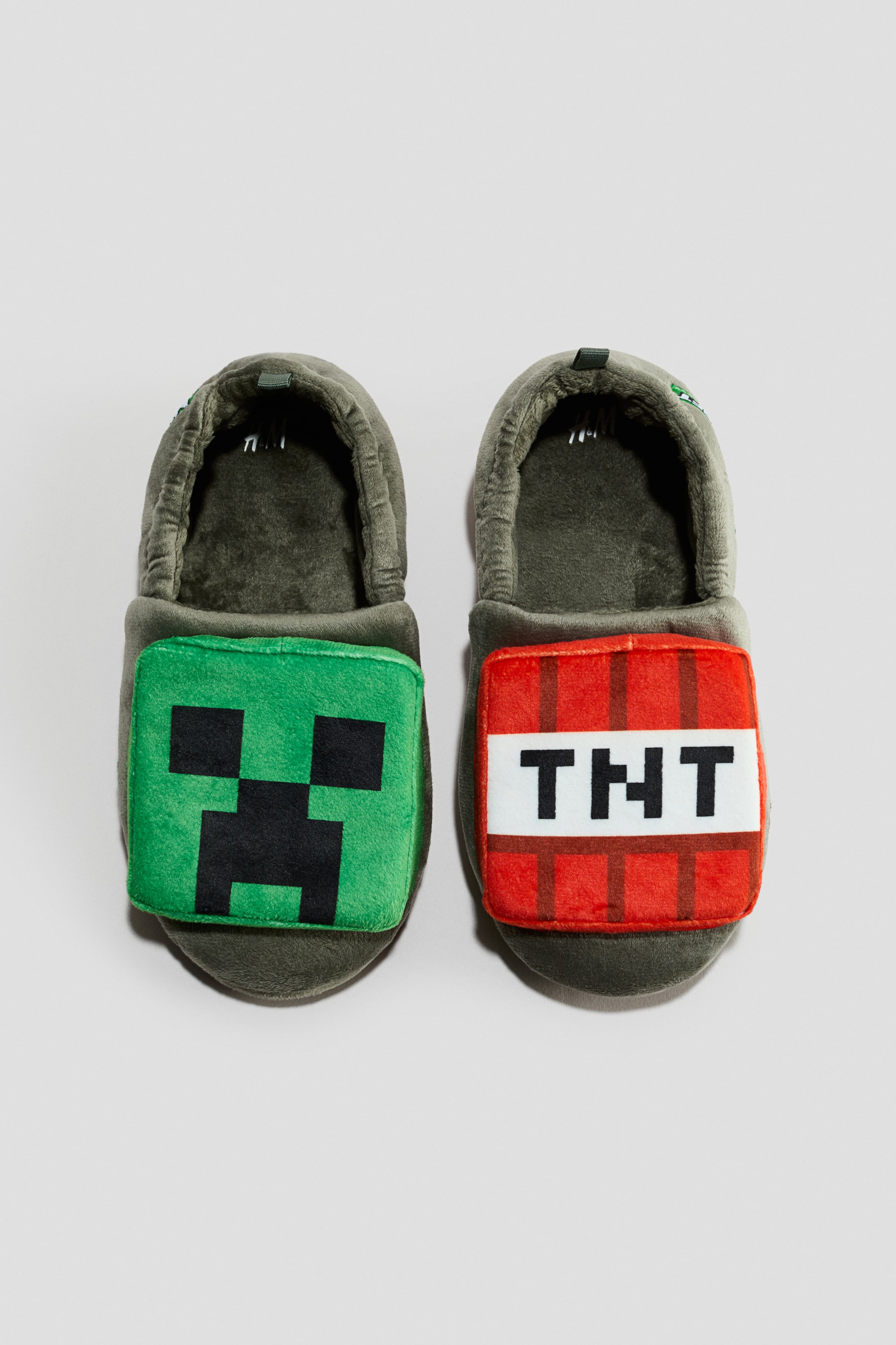 Grotere afbeelding bekijken: Zachte pantoffels - Dusty green/Minecraft - KINDEREN | H&M BE 1