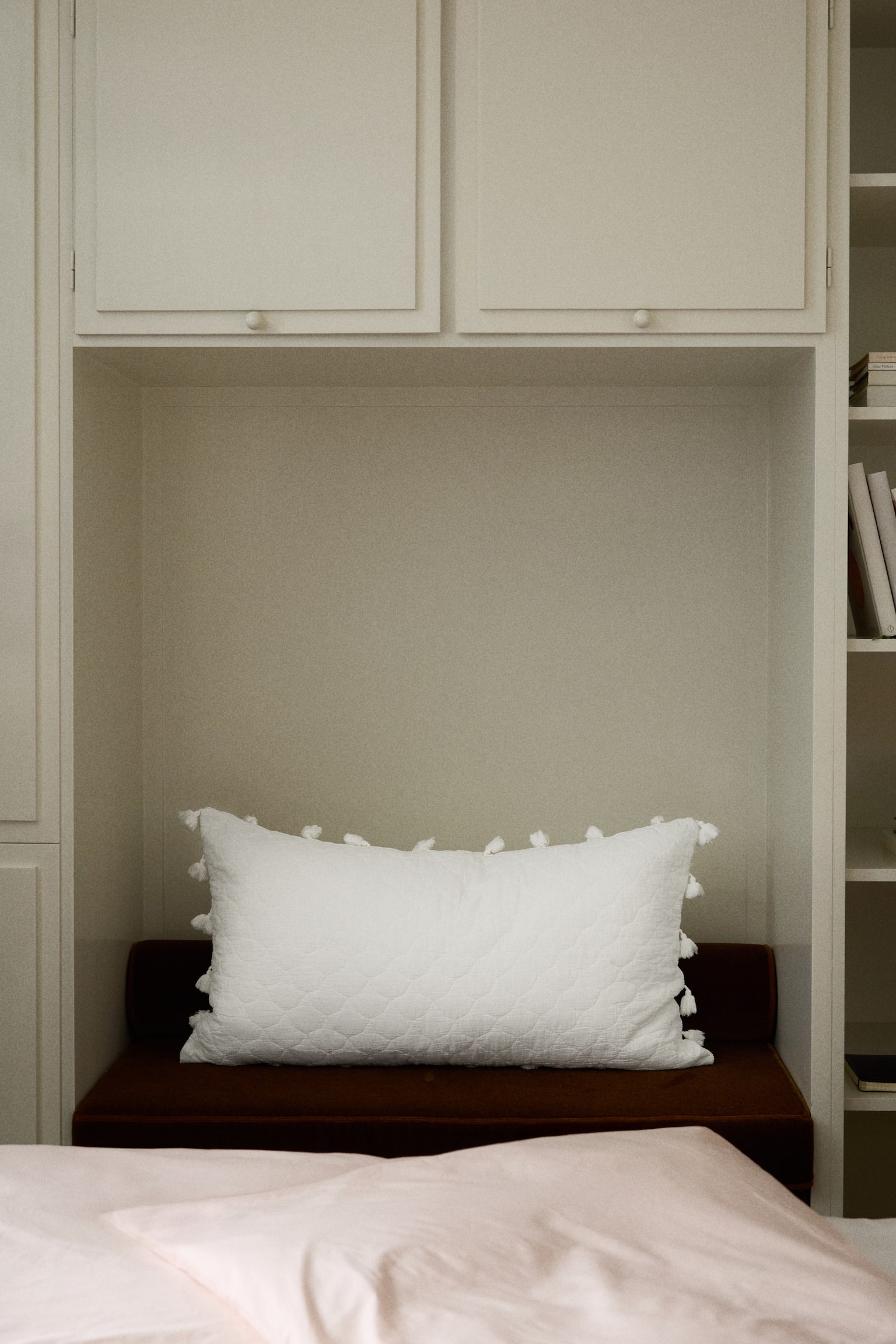 Quilted cushion cover - White/Khaki beige - 2