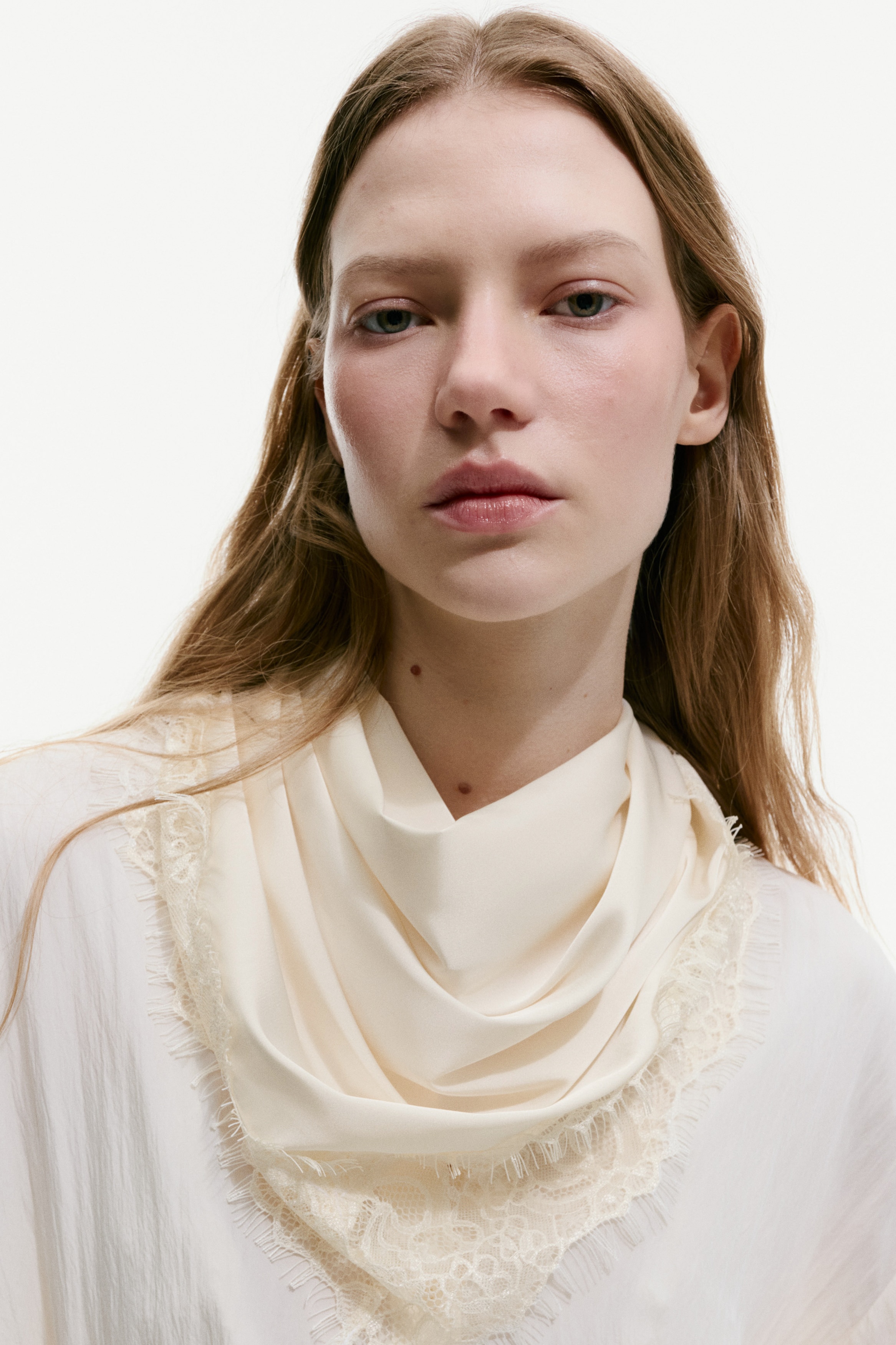Foulard a triangolo con bordi in pizzo - Crema/Nero/Marrone scuro