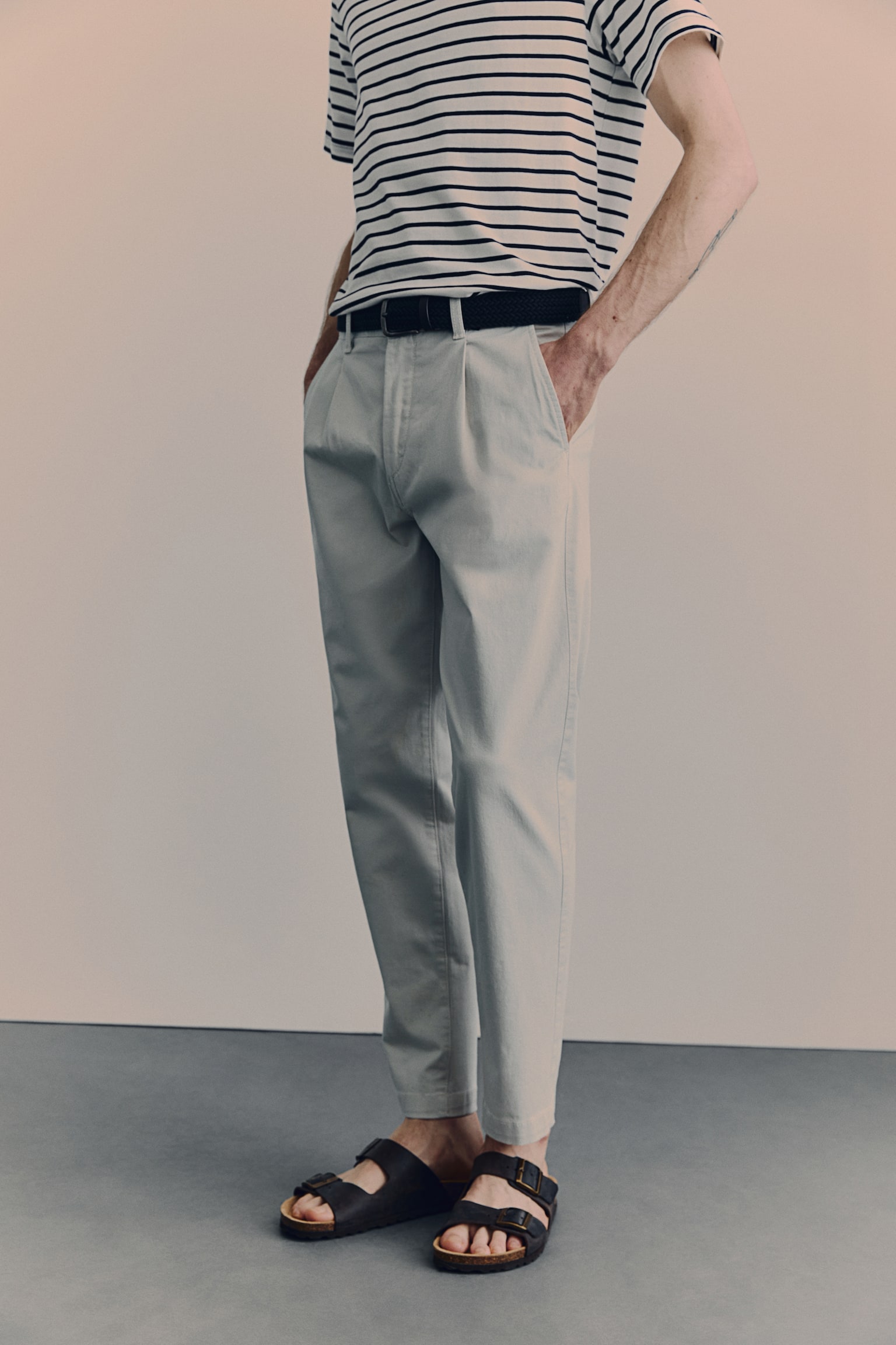 Regular Fit Cropped cotton chinos - Light beige/Navy blue - 3