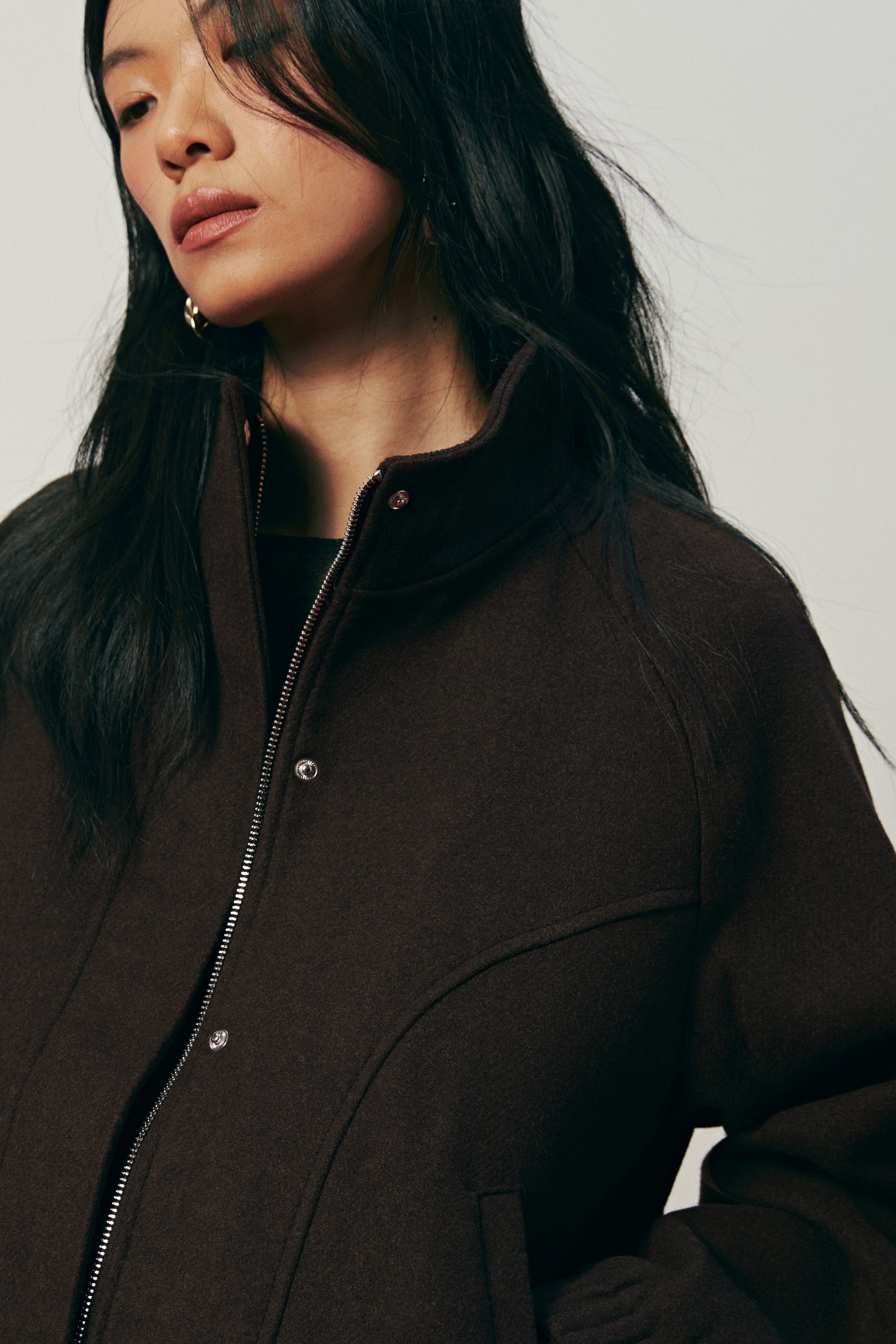 拡大画像を表示: フェルトジャケット - ダークブラウン - レディース | H&M JP 2