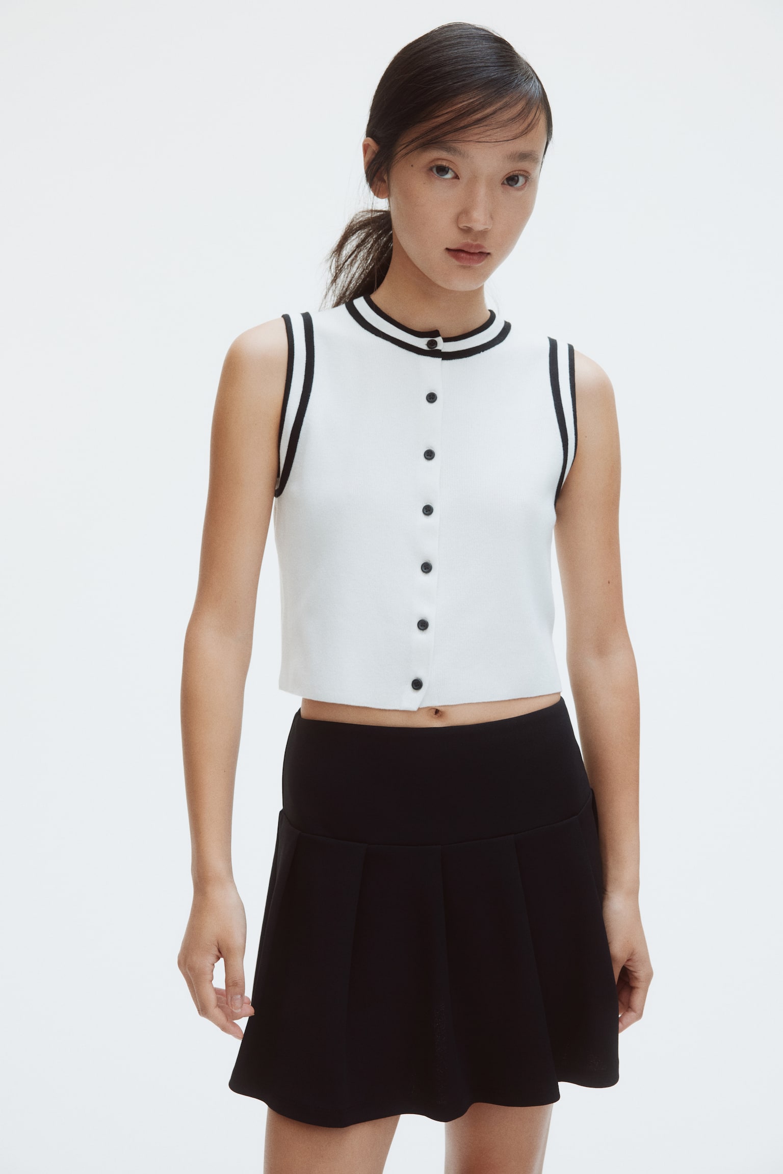 Quần short giả váy xếp ly - Màu đen/Màu đỏ đậm/Màu xanh dương đậm - 5