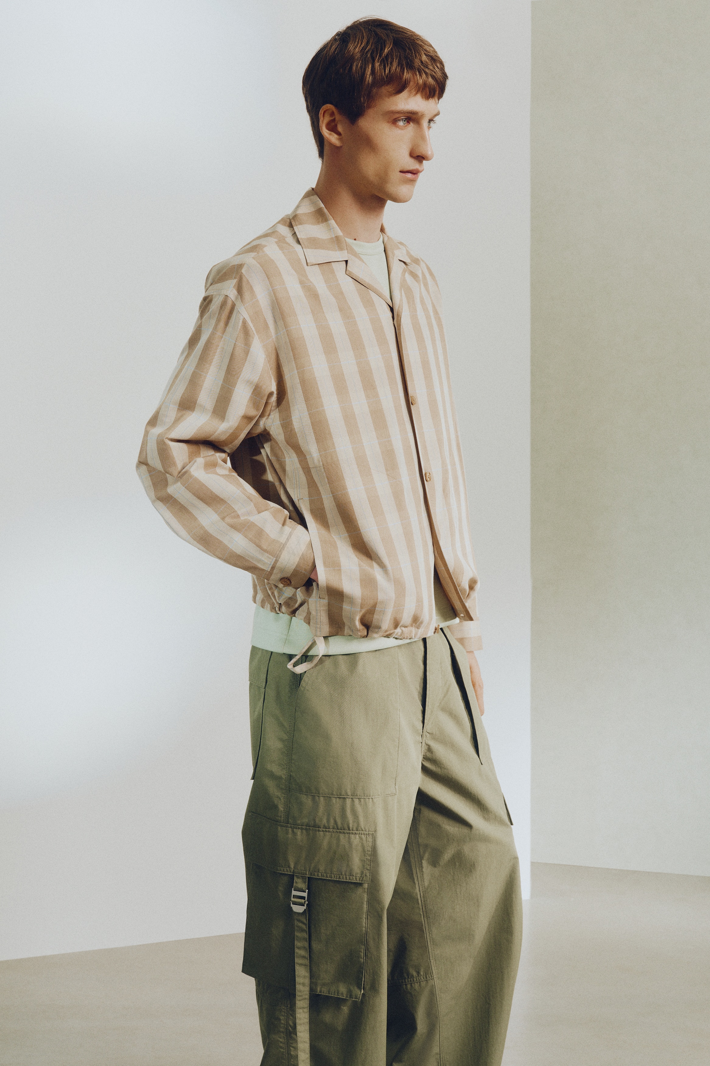 メンズ 緑 カーゴパンツ | グリーン ワークパンツ 他 | H&M JP