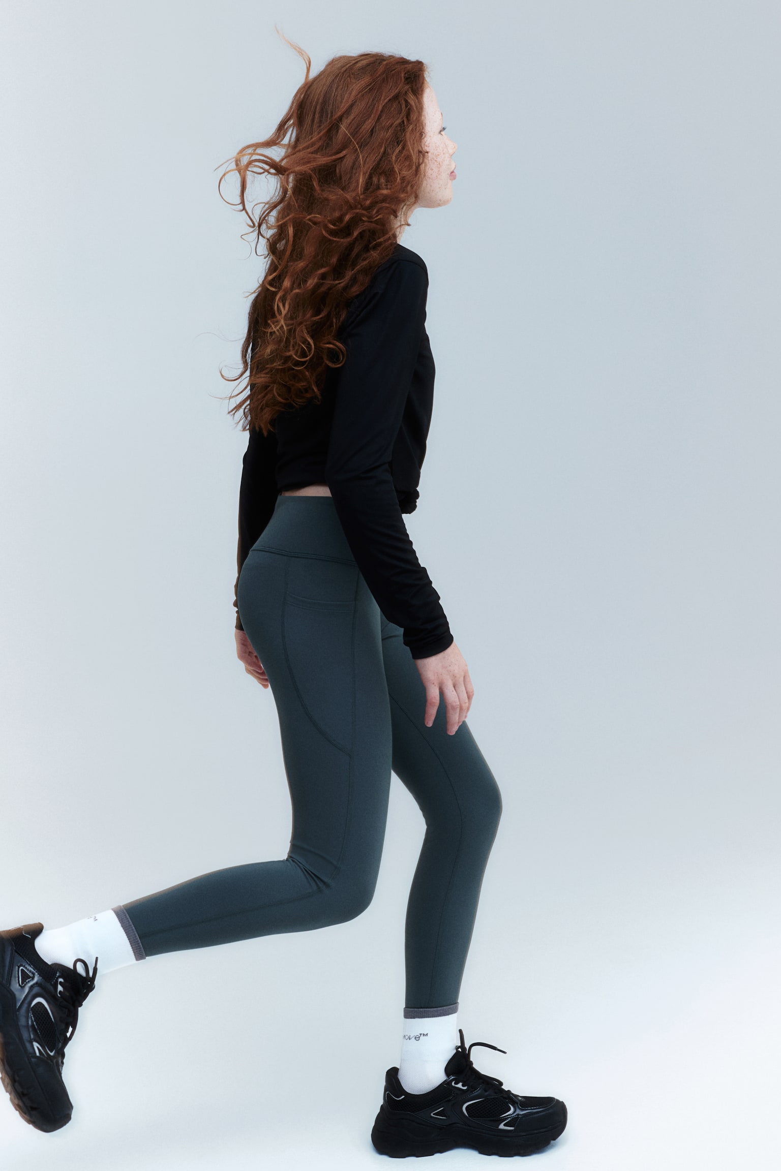 Pocket-detail sports leggings in DryMove™ - Dark green/Light blue/Black - 4