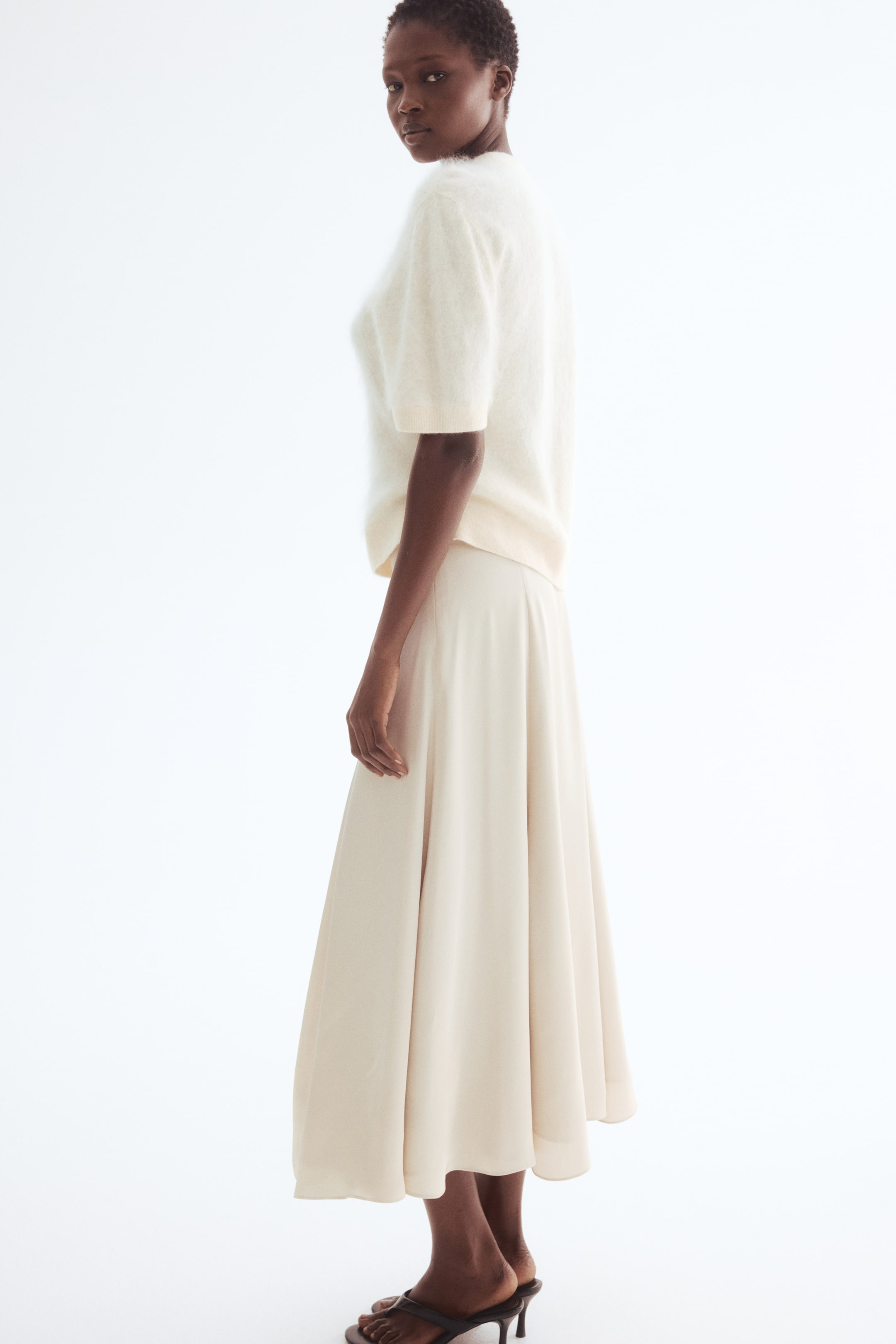 查看大圖: 綢緞A字裙 - 淺米色 - Ladies | H&M HK 2