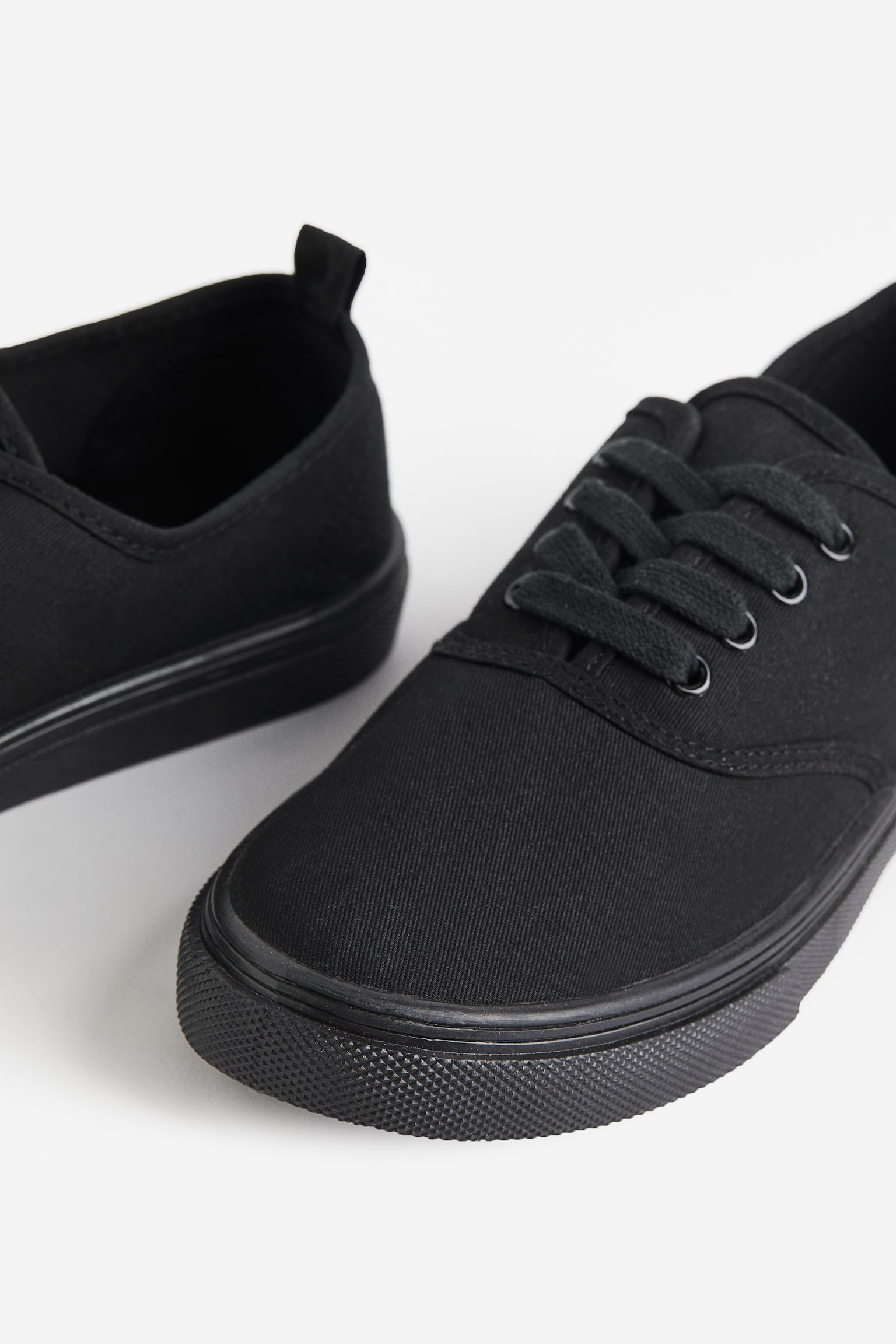 Canvas Sneakers - Black - 4