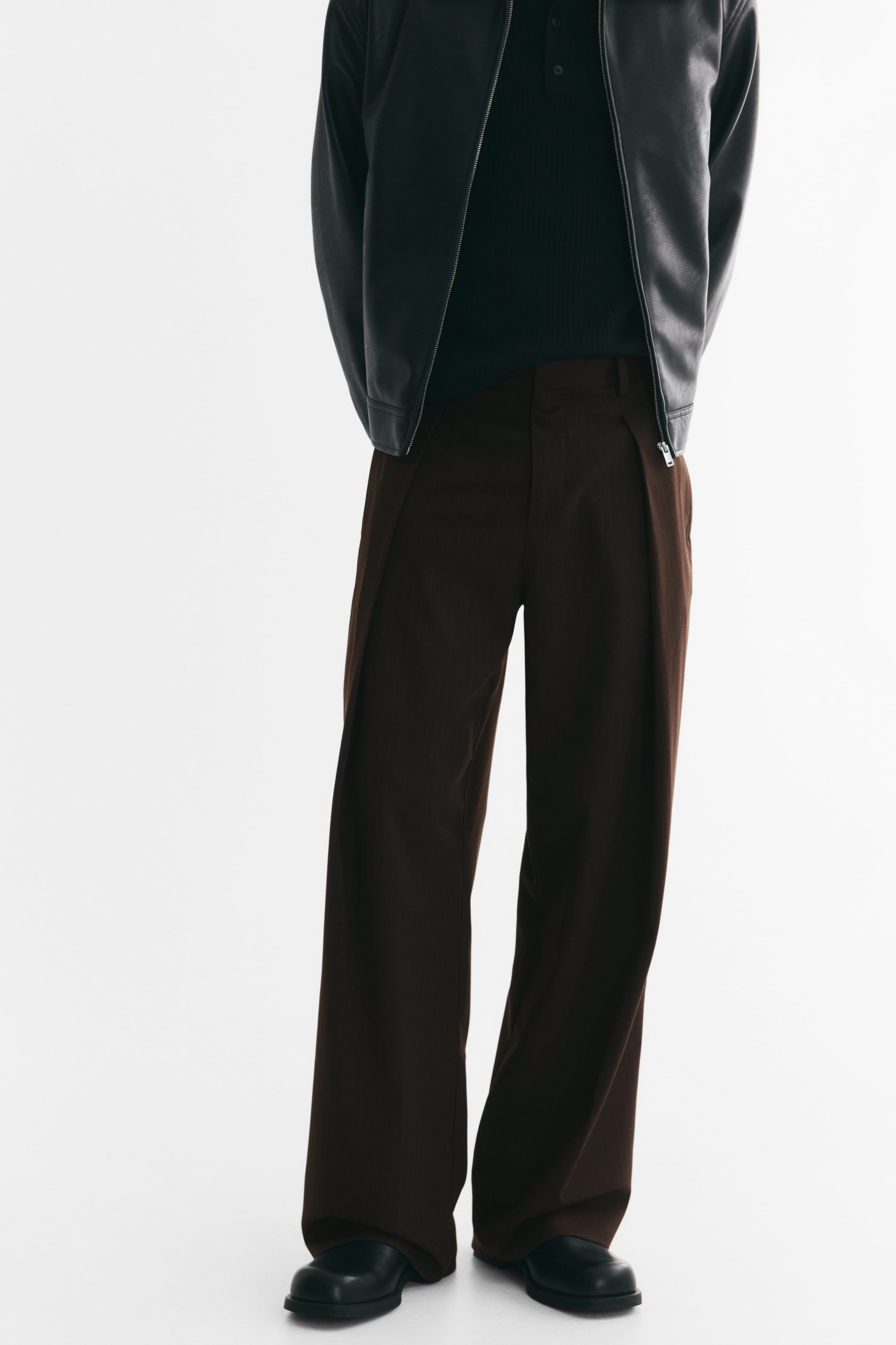 Loose-Fit Tailored Pants