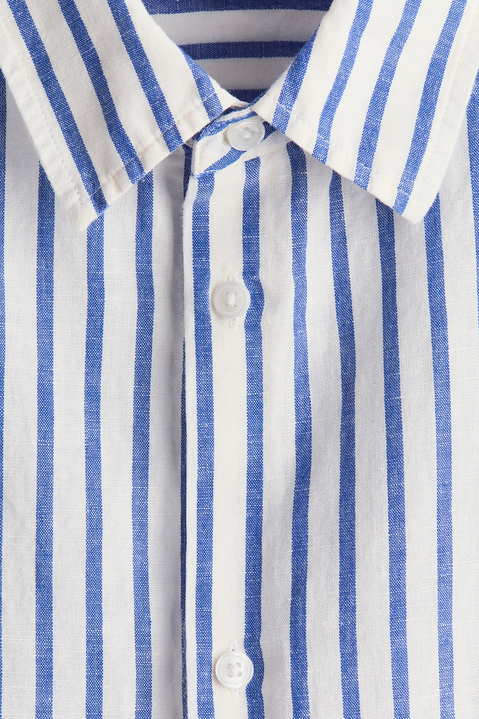 Мужская рубашка H&M Relaxed-Fit Short-Sleeved Linen-Blend, цвет: Синий / Полосатый — фото 5