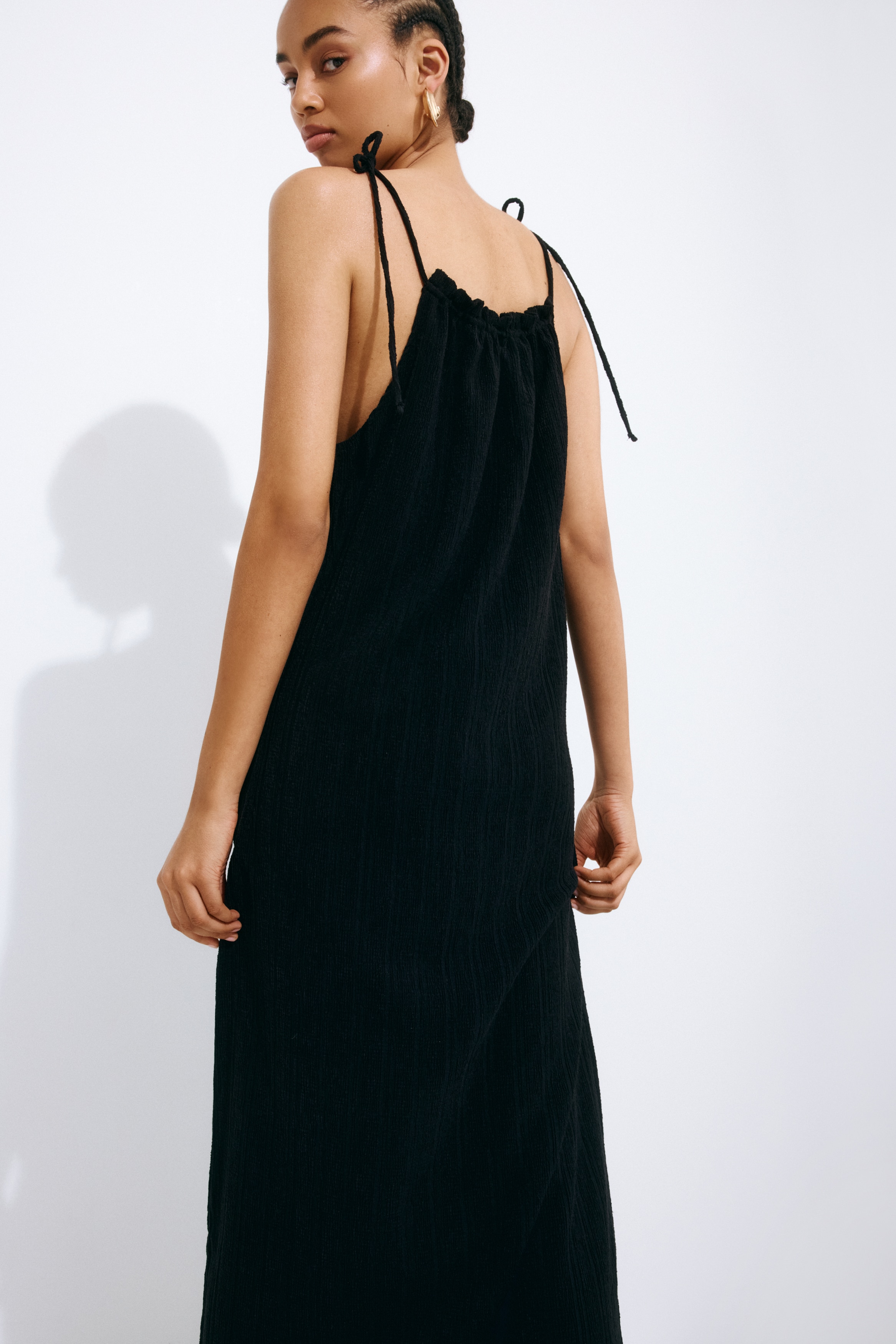 Black Dresses | Mini, Midi & Maxi | Prom & Cocktail | H&M US