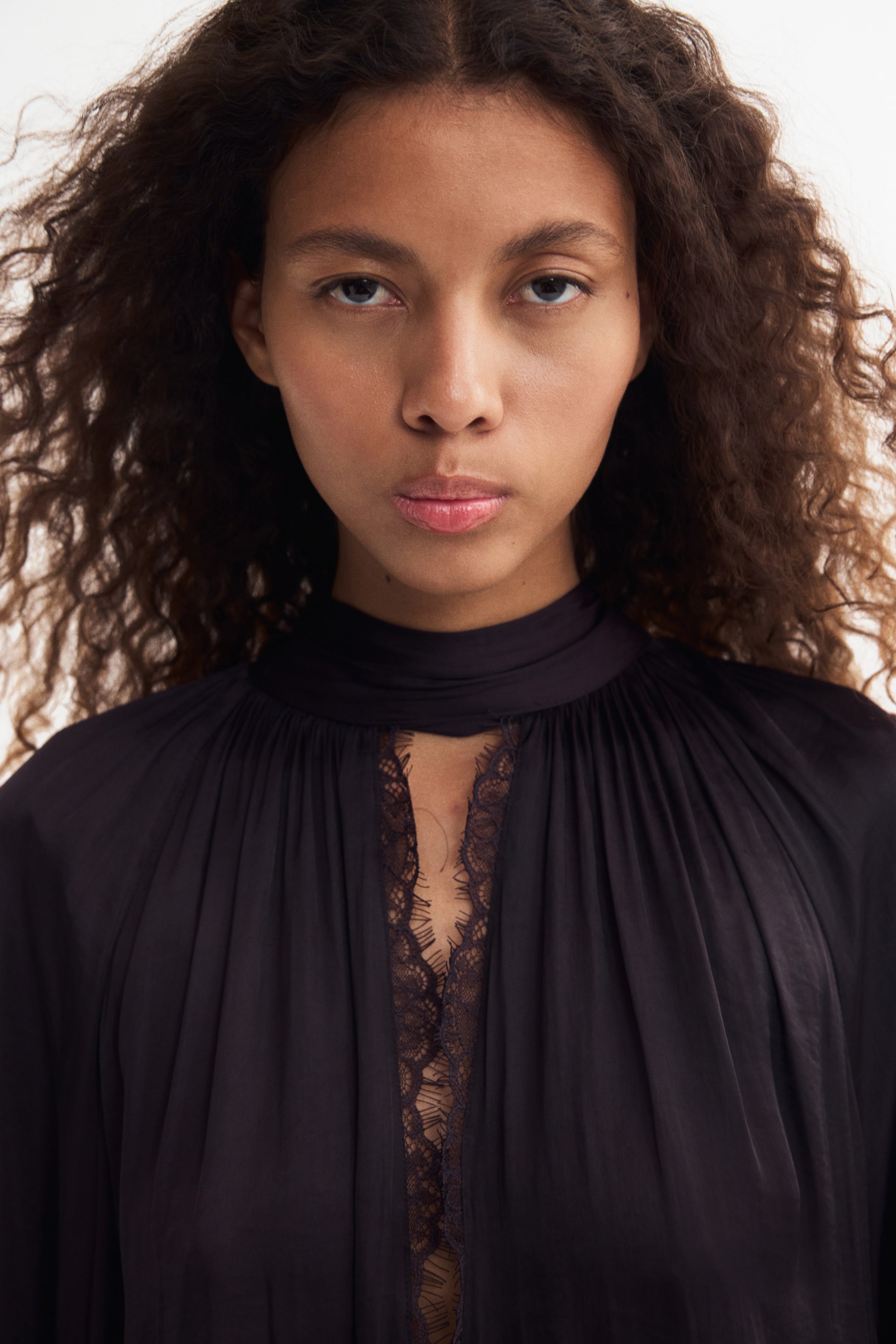 Lace-Trimmed Balloon-Sleeved Dress